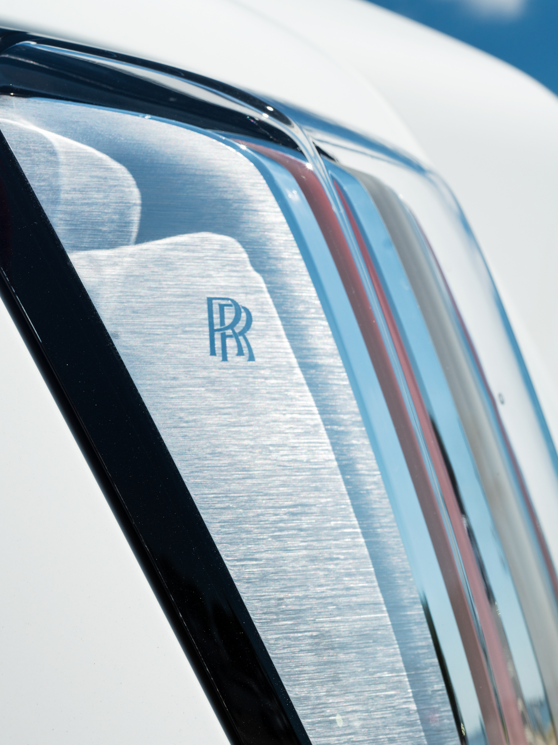 Rolls Royce Spectre on 1886 G100 Wheels