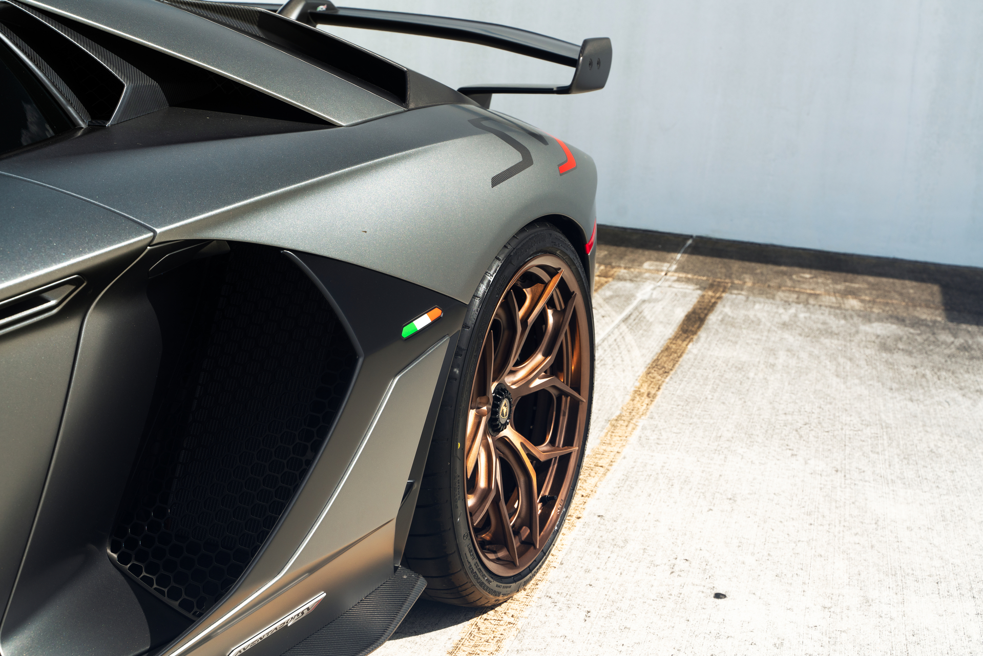 Lamborghini Aventador SVJ Roadster on HRE S111SC