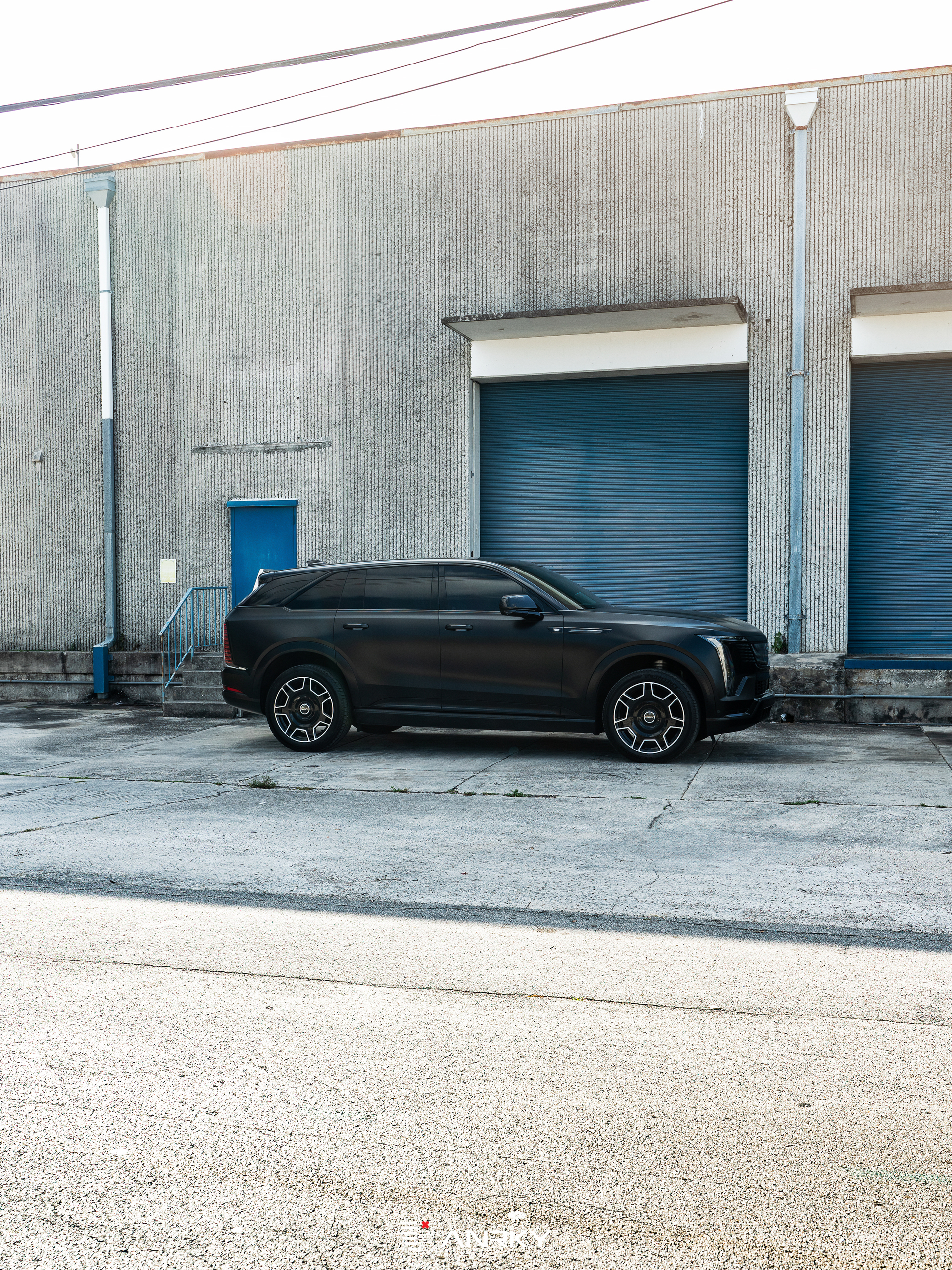 Cadillac Escalade iQ  | | on ANRKY RF-77 | Two Tone: Gloss Black Face + Brushed Windows 
