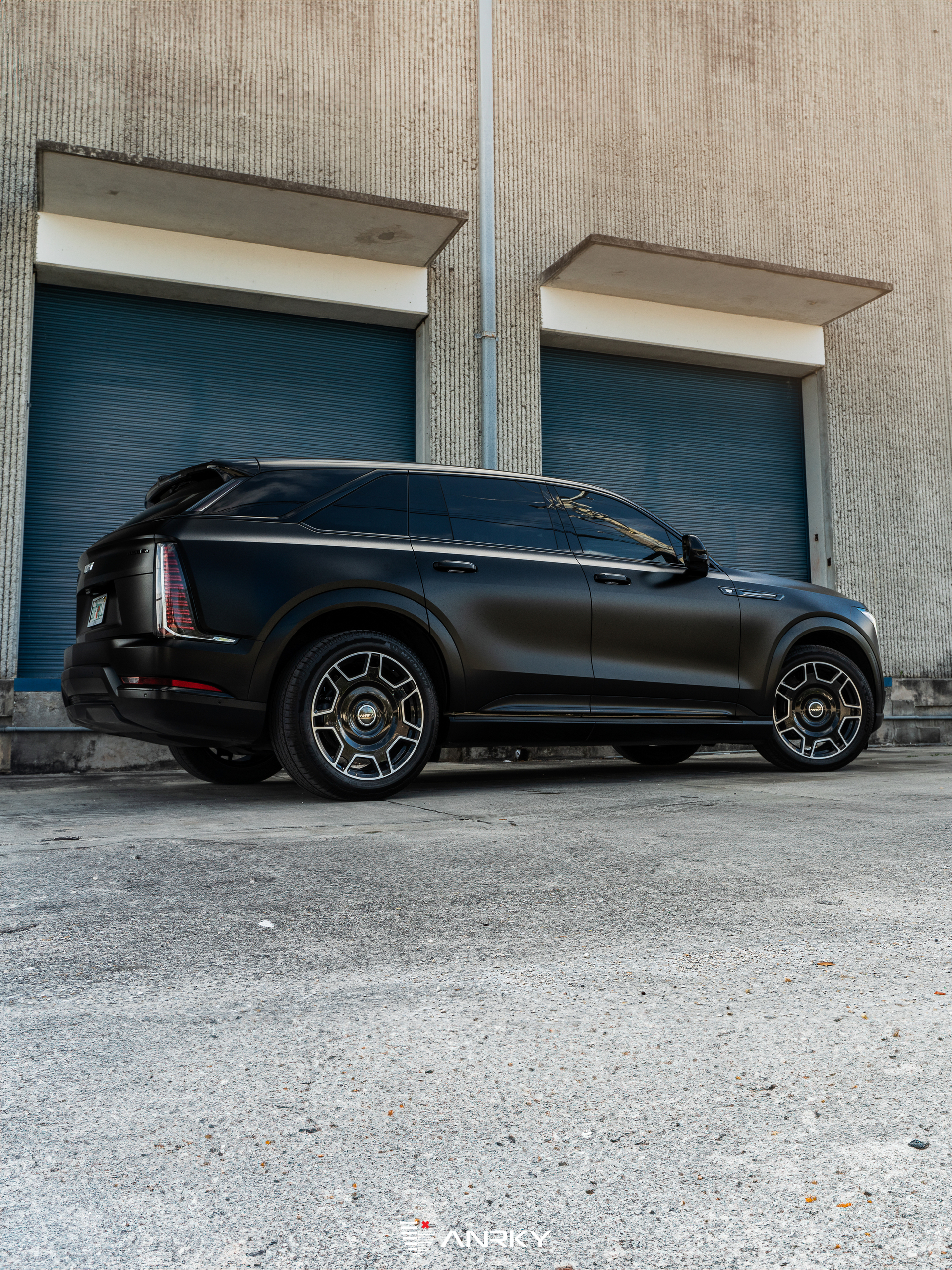 Cadillac Escalade iQ  | | on ANRKY RF-77 | Two Tone: Gloss Black Face + Brushed Windows 