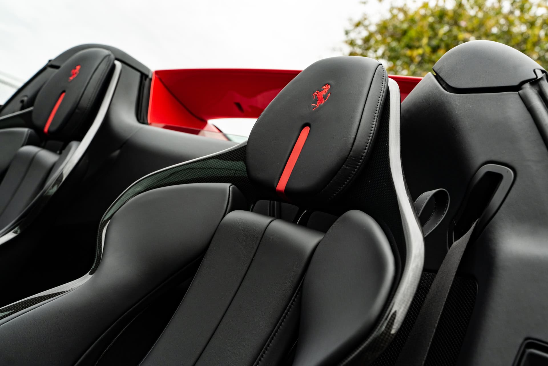 Ferrari 296 GTS | Rosso Corsa | on HRE 520 FMR Classic | Gloss Charcoal
