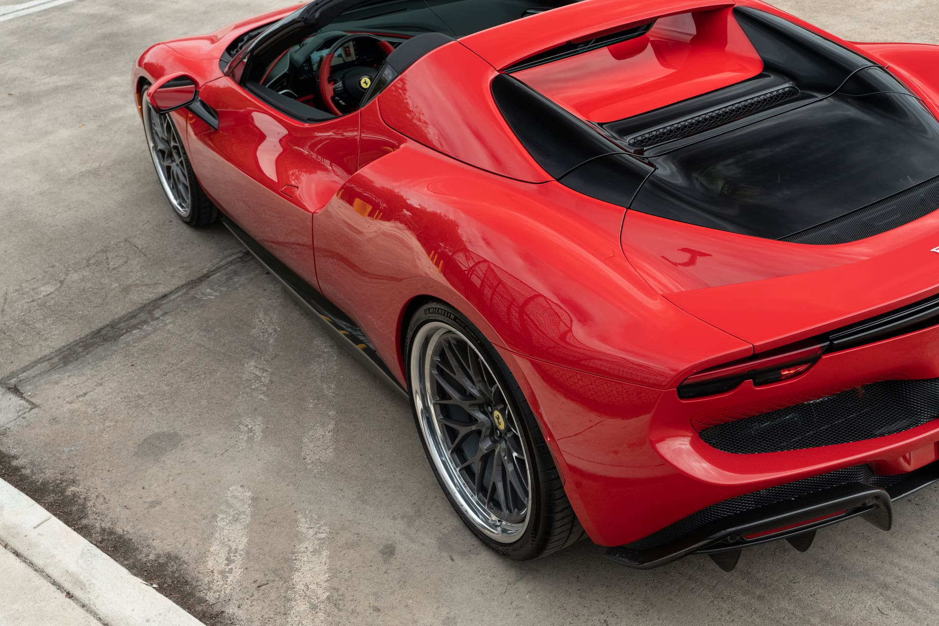 Photo 23 of Ferrari 296 GTS | Rosso Corsa | on HRE 520 FMR Classic | Gloss Charcoal