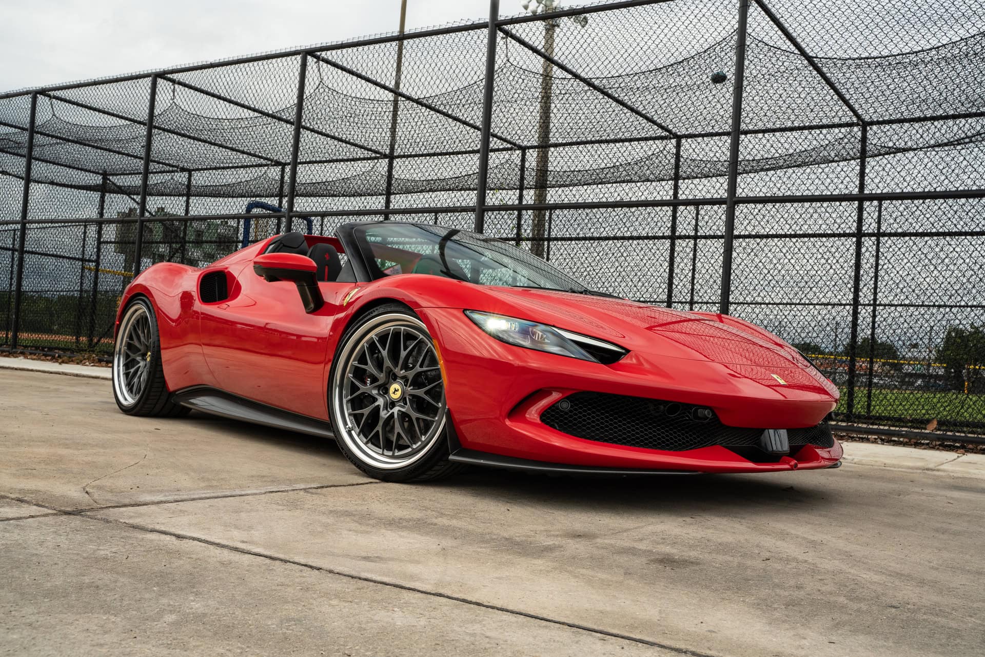 Photo 25 of Ferrari 296 GTS | Rosso Corsa | on HRE 520 FMR Classic | Gloss Charcoal