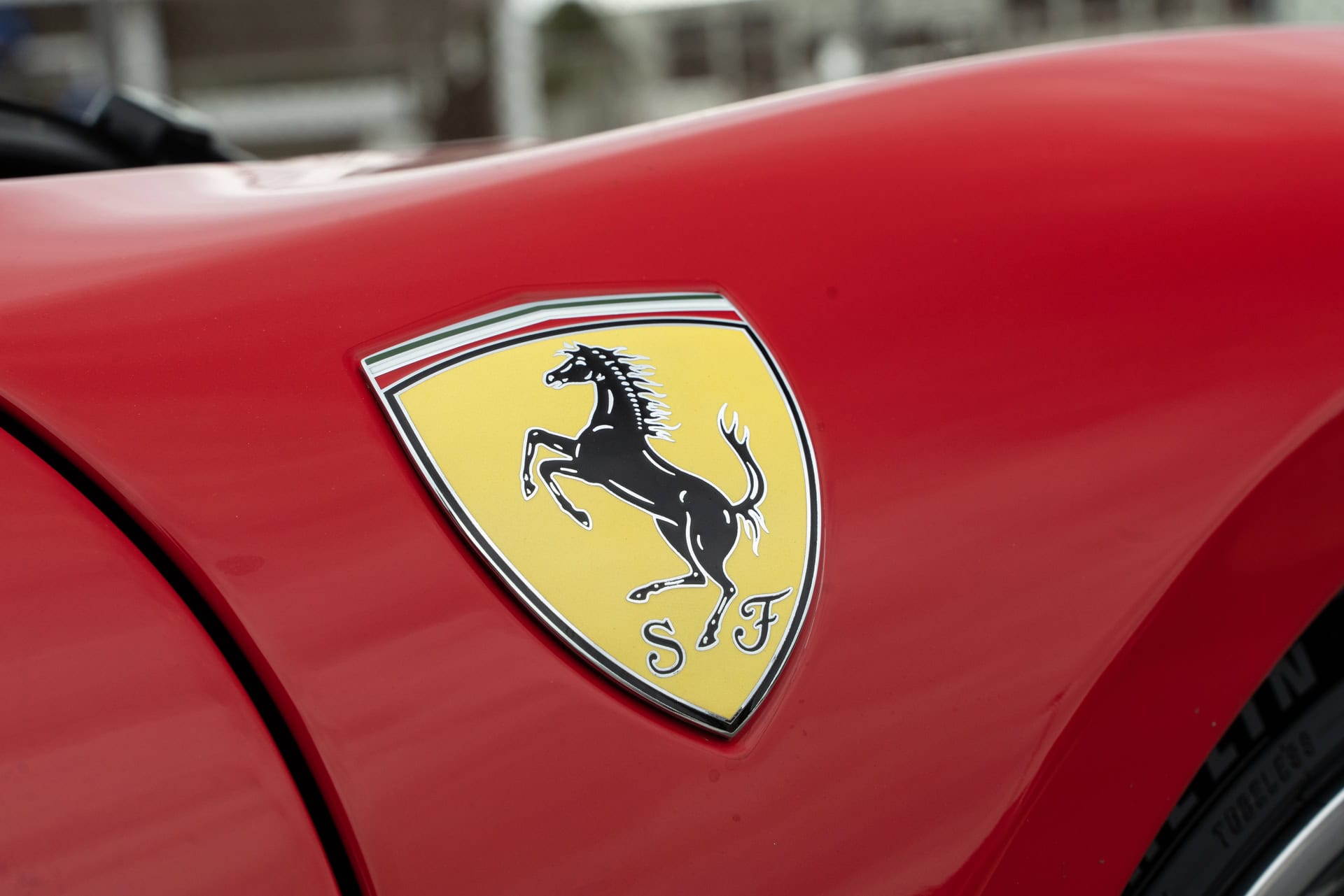 Ferrari 296 GTS | Rosso Corsa | on HRE 520 FMR Classic | Gloss Charcoal