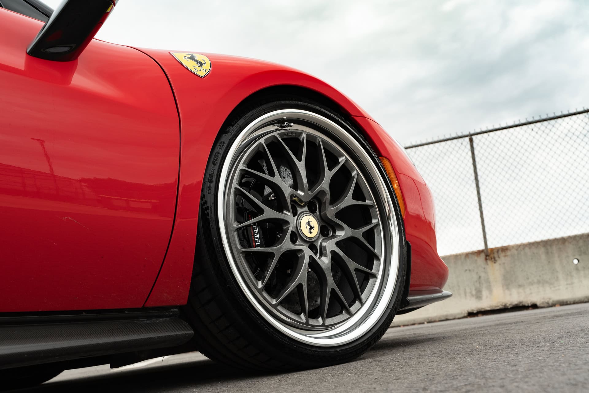 Ferrari 296 GTS | Rosso Corsa | on HRE 520 FMR Classic | Gloss Charcoal