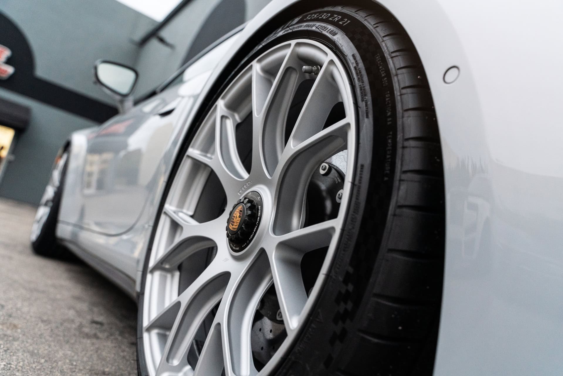 Porsche 992.2 GTS | Carerra White | on iPE 520M Magnesium Wheels | Satin Silver