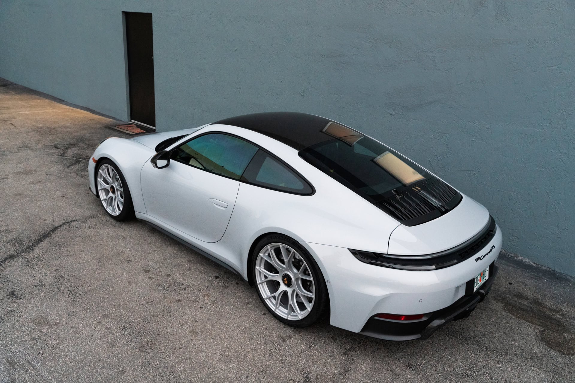 Porsche 992.2 GTS | Carerra White | on iPE 520M Magnesium Wheels | Satin Silver