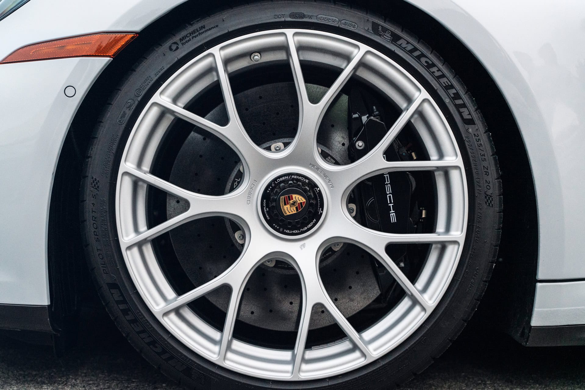 Porsche 992.2 GTS | Carerra White | on iPE 520M Magnesium Wheels | Satin Silver