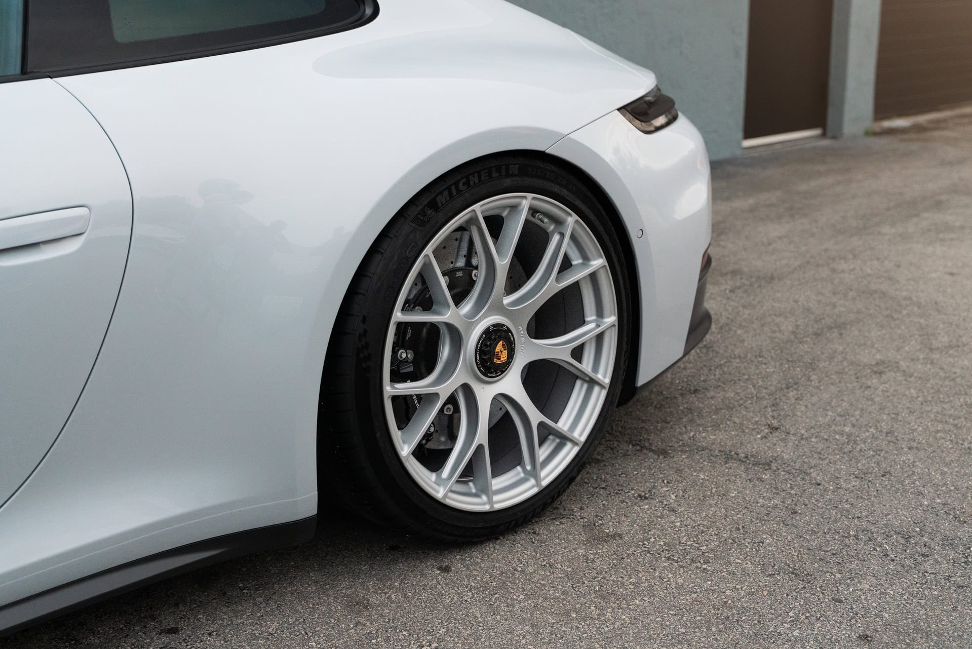 Porsche 992.2 GTS | Carerra White | on iPE 520M Magnesium Wheels | Satin Silver