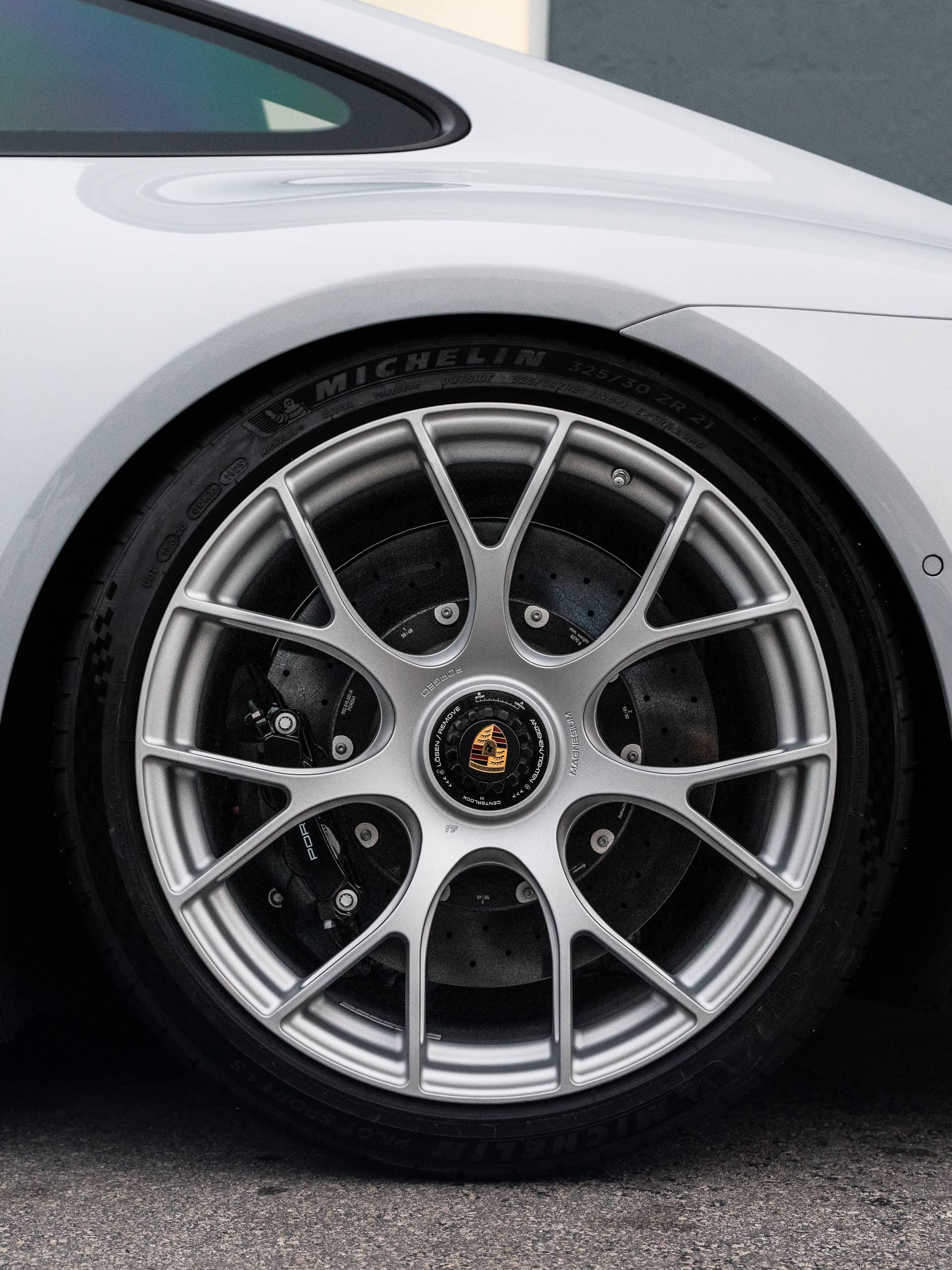Porsche 992.2 GTS | Carerra White | on iPE 520M Magnesium Wheels | Satin Silver