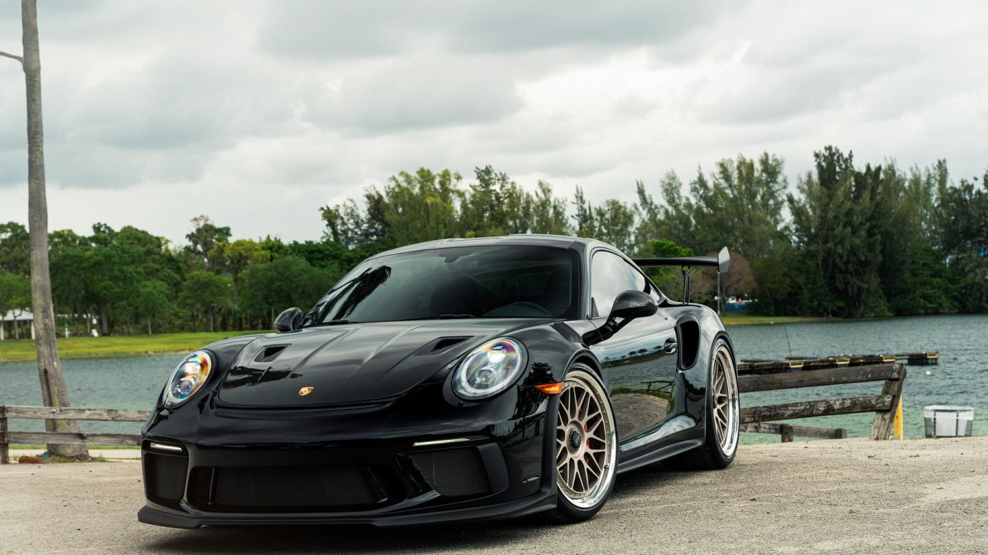 Porsche 991 GT3RS on HRE 300 Classics White Gold