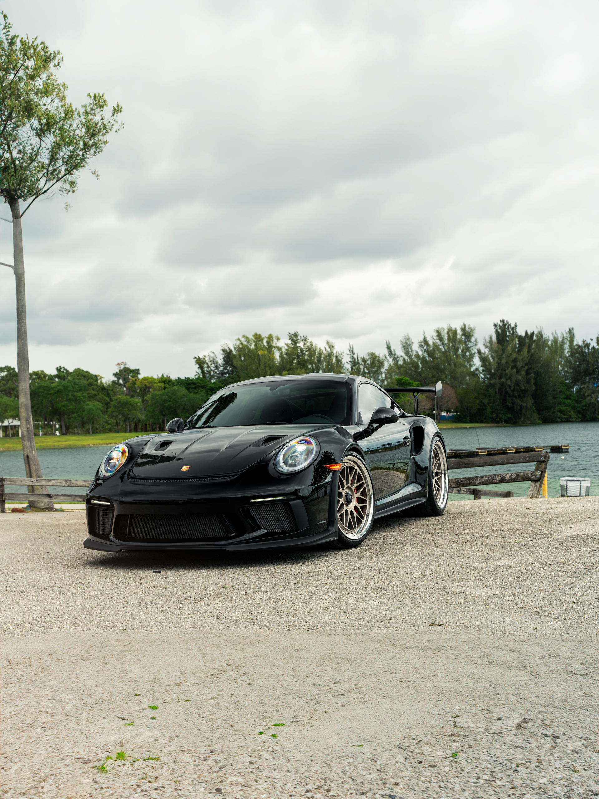 Porsche 991 GT3RS on HRE 300 Classics White Gold