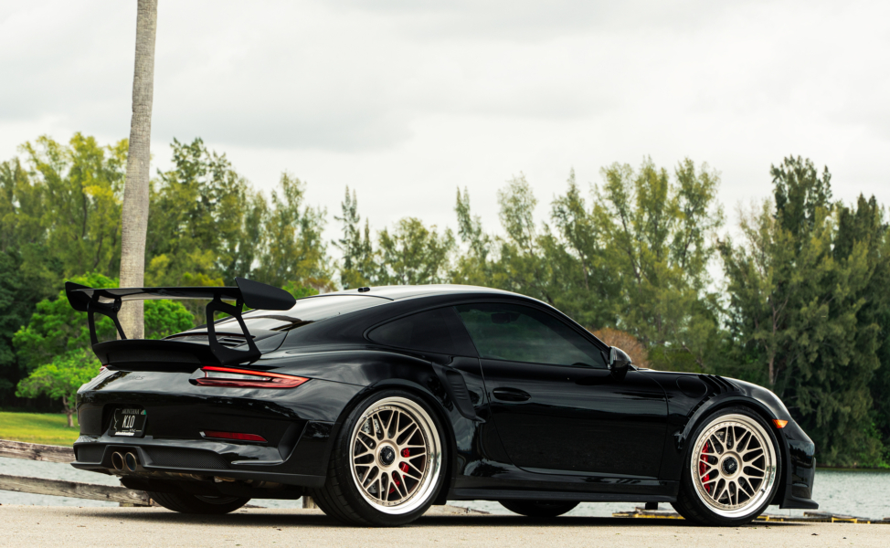 Porsche 991 GT3RS on HRE 300 Classics White Gold