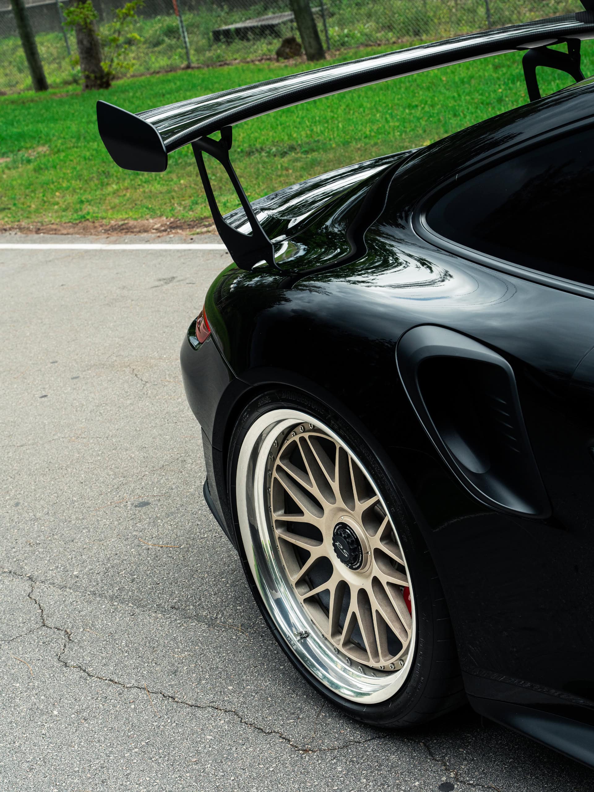 Photo 23 of Porsche 991.2 GT3RS | Black | on HRE 300 Classics | Satin White Gold