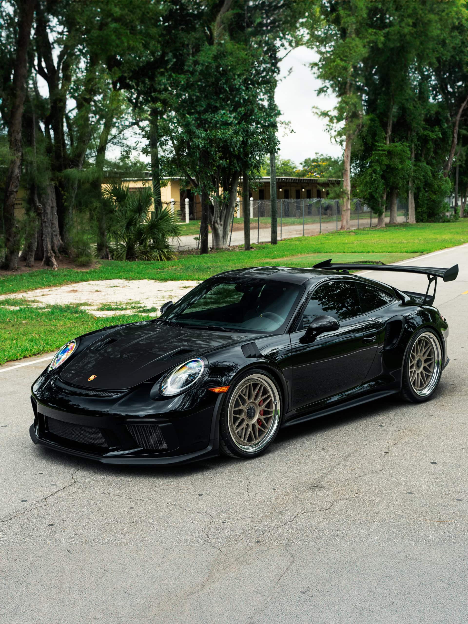 Photo 28 of Porsche 991.2 GT3RS | Black | on HRE 300 Classics | Satin White Gold