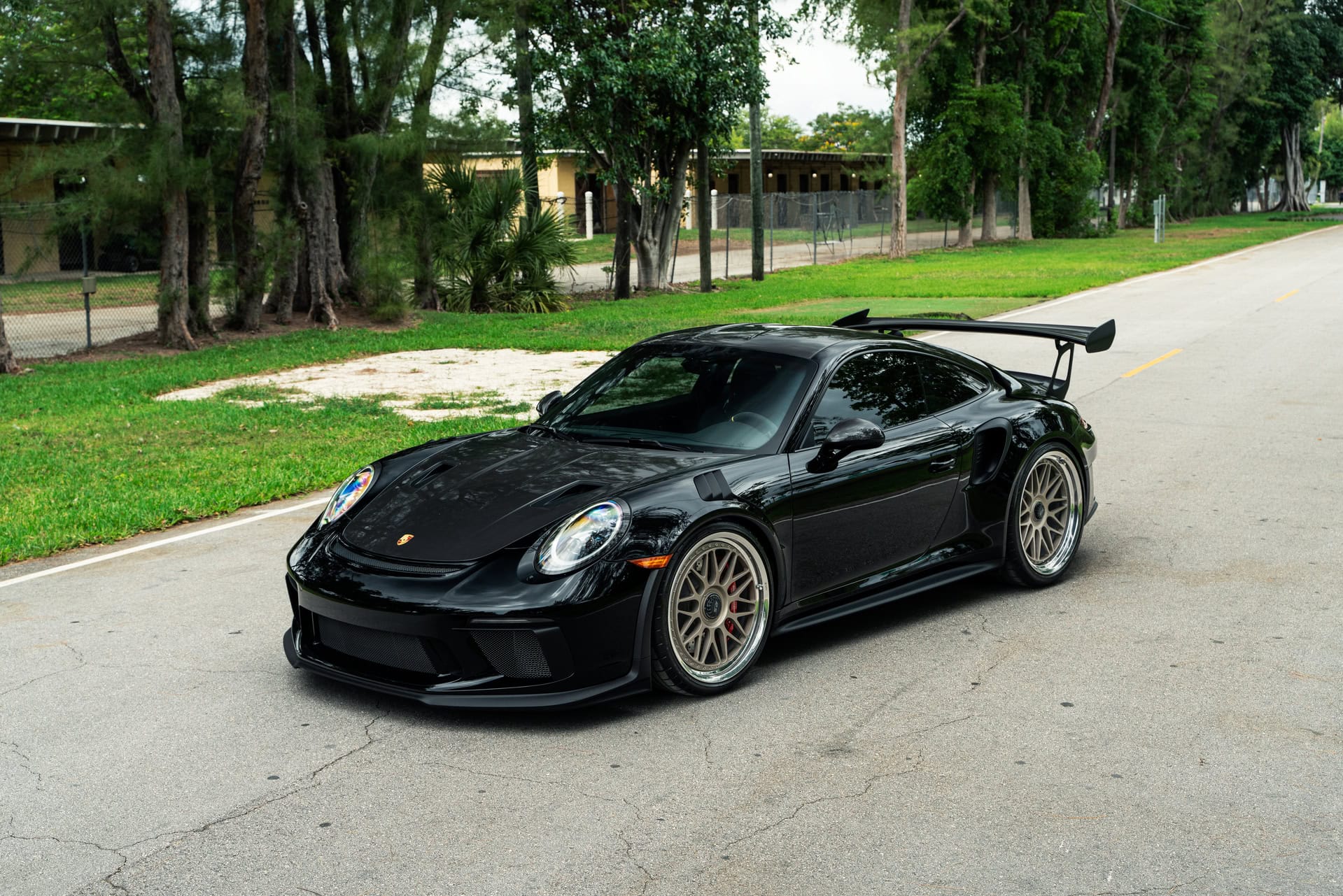 Photo 29 of Porsche 991.2 GT3RS | Black | on HRE 300 Classics | Satin White Gold