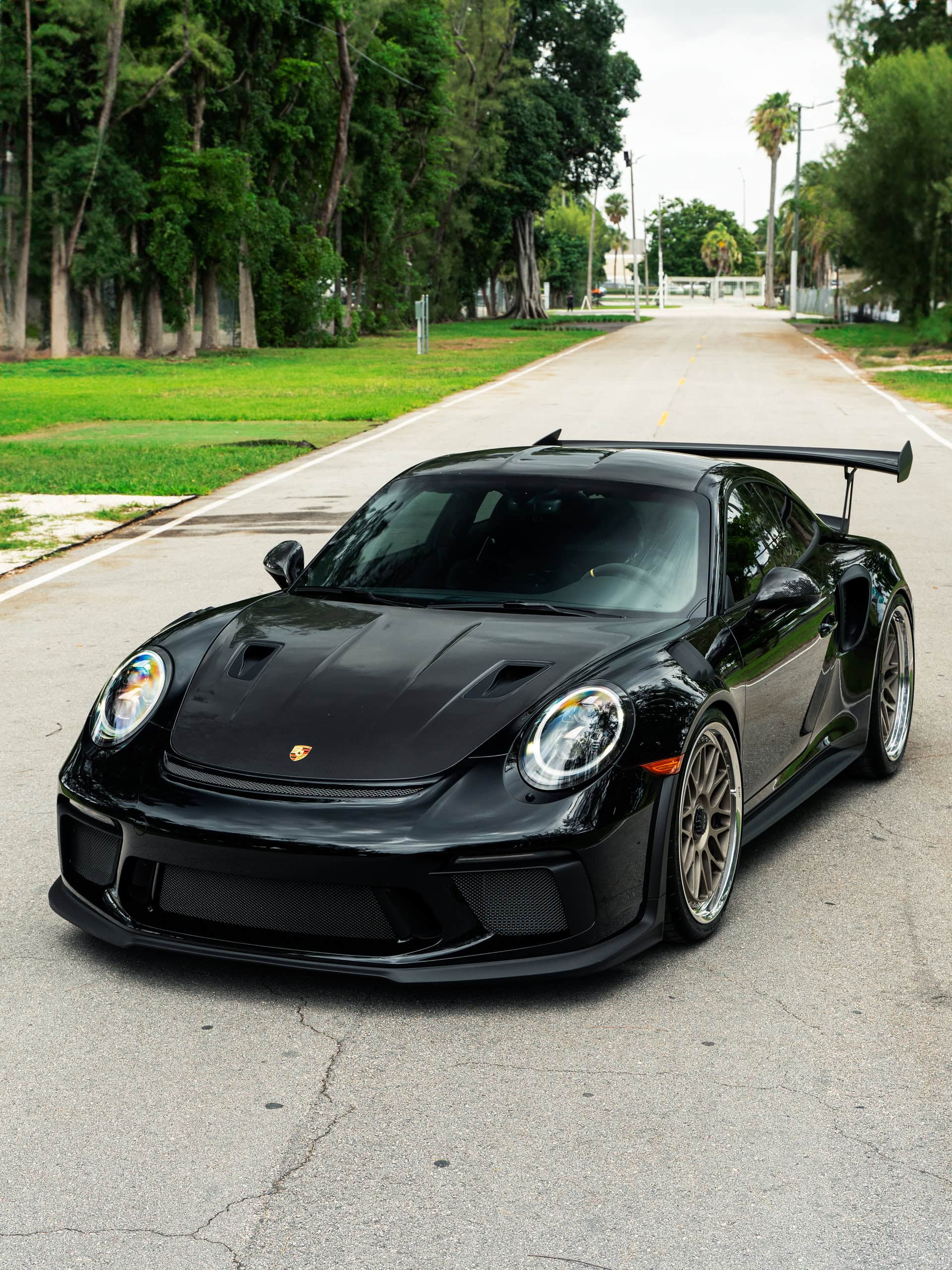 Photo 30 of Porsche 991.2 GT3RS | Black | on HRE 300 Classics | Satin White Gold