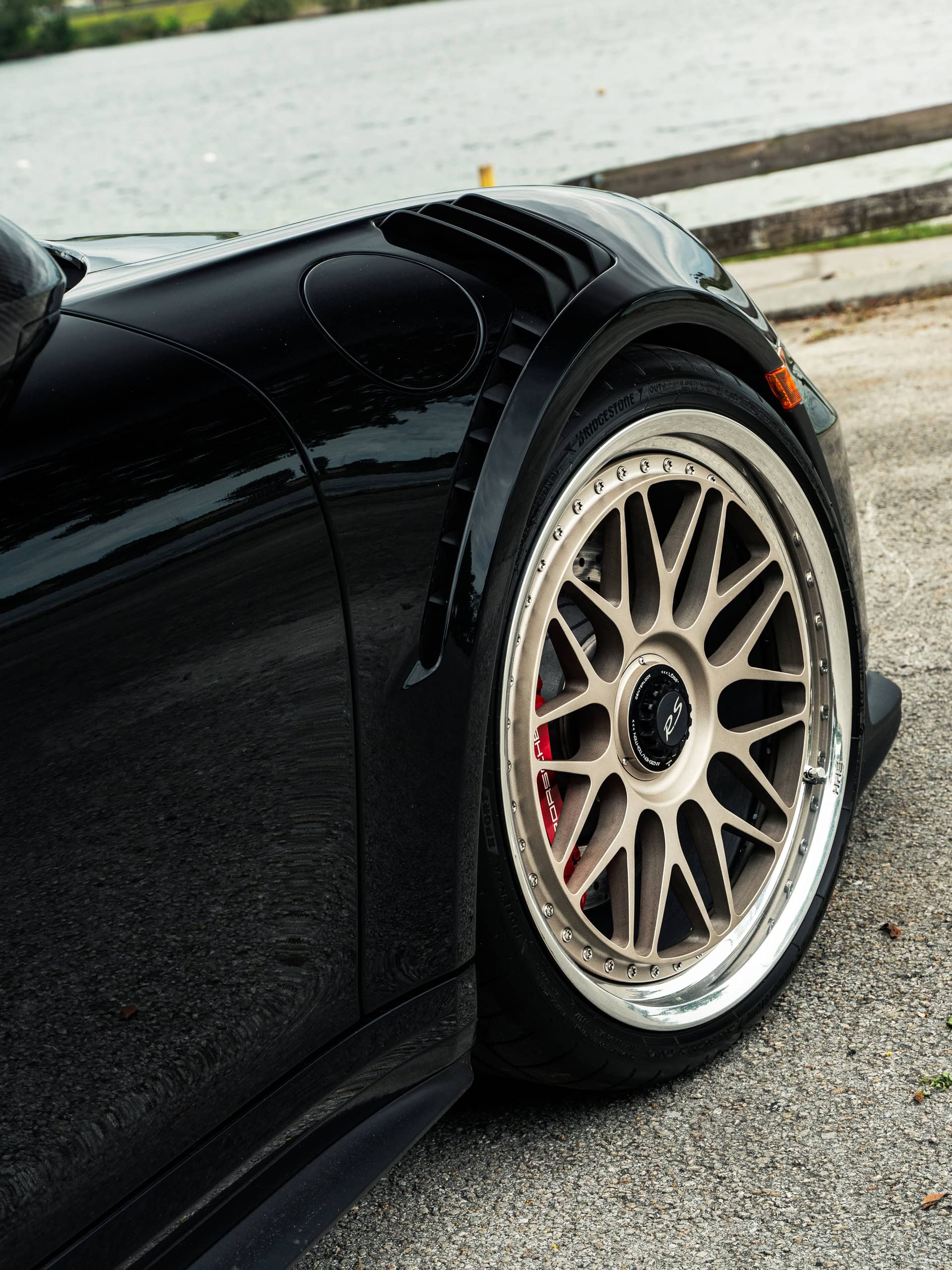 Porsche 991 GT3RS on HRE 300 Classics White Gold