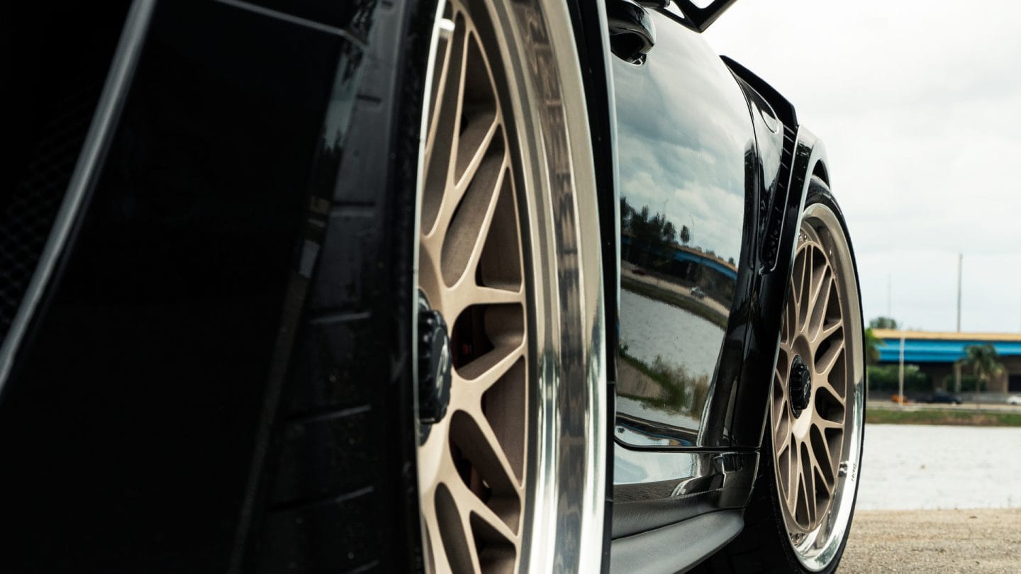 Porsche 991 GT3RS on HRE 300 Classics White Gold