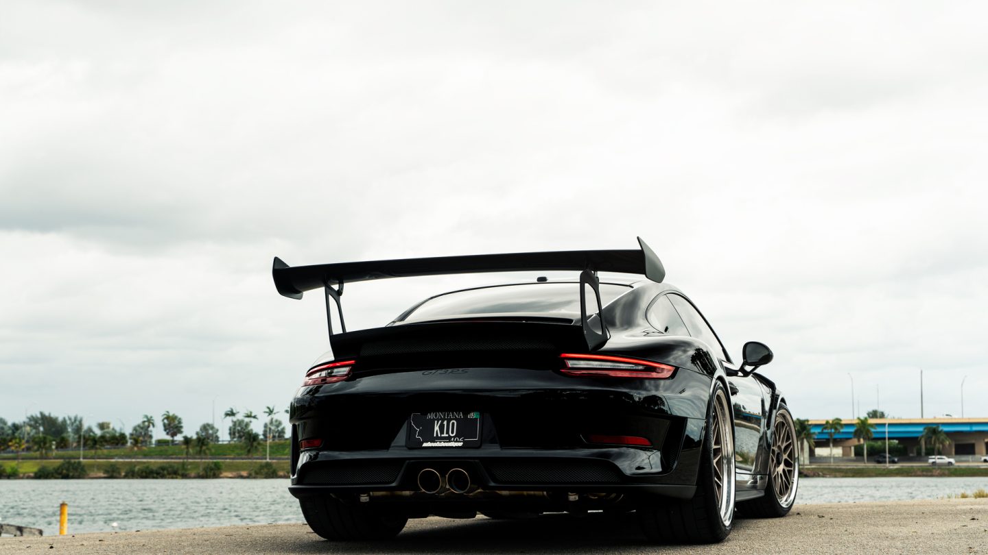 Porsche 991 GT3RS on HRE 300 Classics White Gold