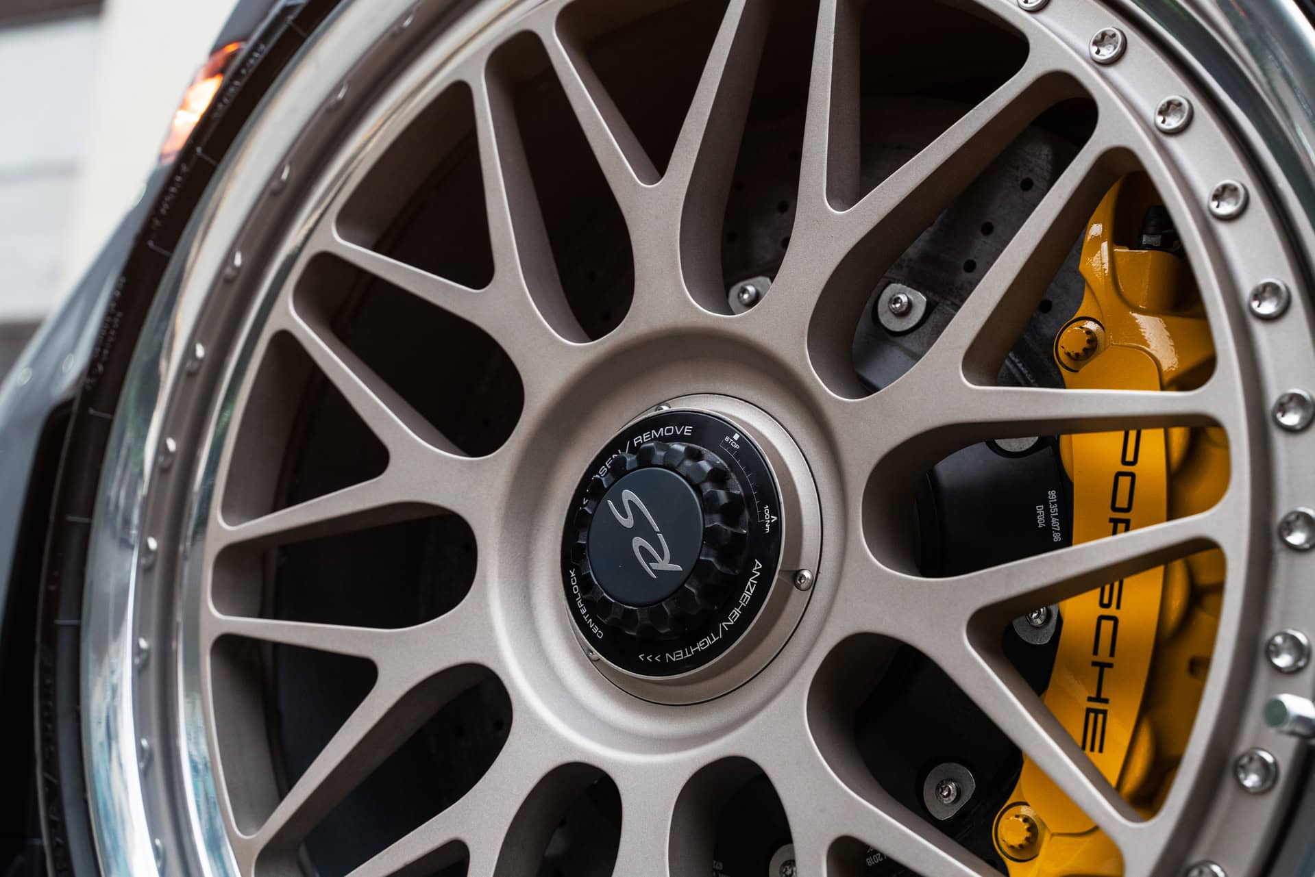 Porsche 991.2 GT2 RS | Nardo Gray | on HRE Classic 300 FMR | Satin White Gold