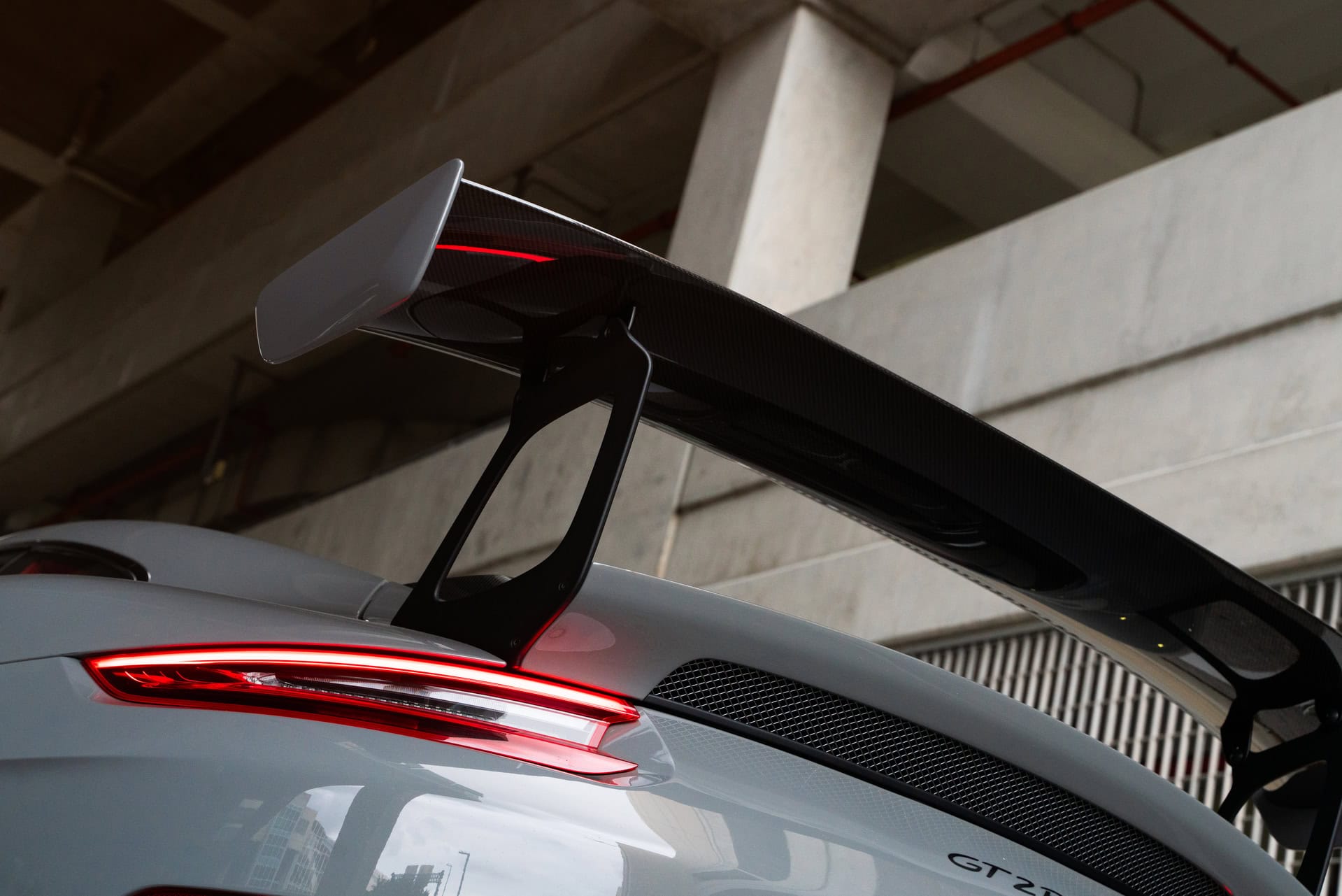 Porsche 991.2 GT2 RS | Nardo Gray | on HRE Classic 300 FMR | Satin White Gold