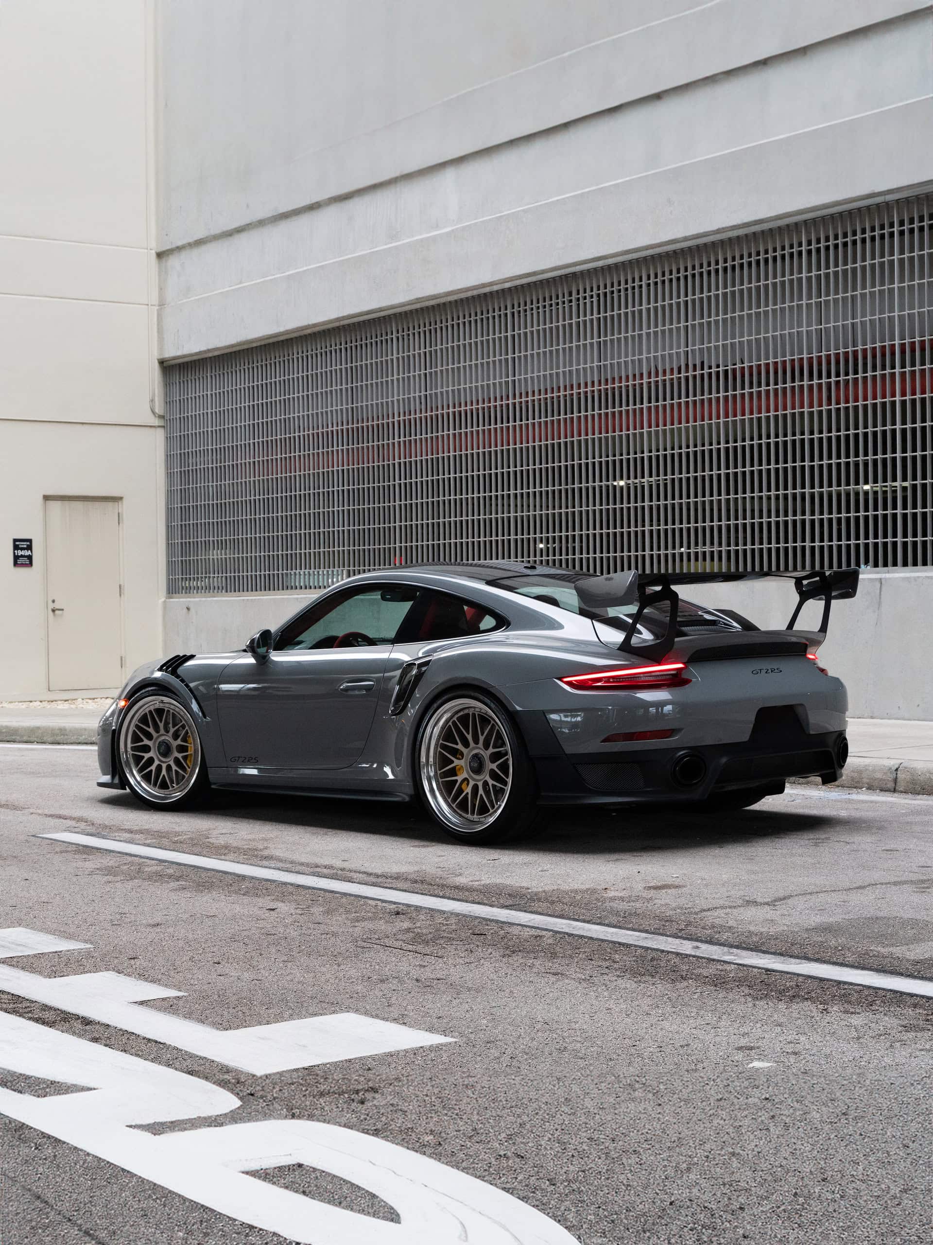 Porsche 991.2 GT2 RS | Nardo Gray | on HRE Classic 300 FMR | Satin White Gold