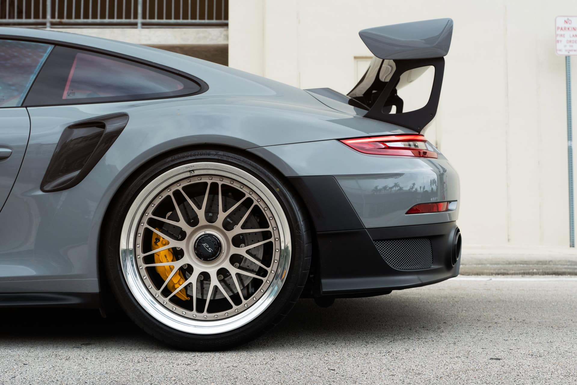Porsche 991.2 GT2 RS | Nardo Gray | on HRE Classic 300 FMR | Satin White Gold