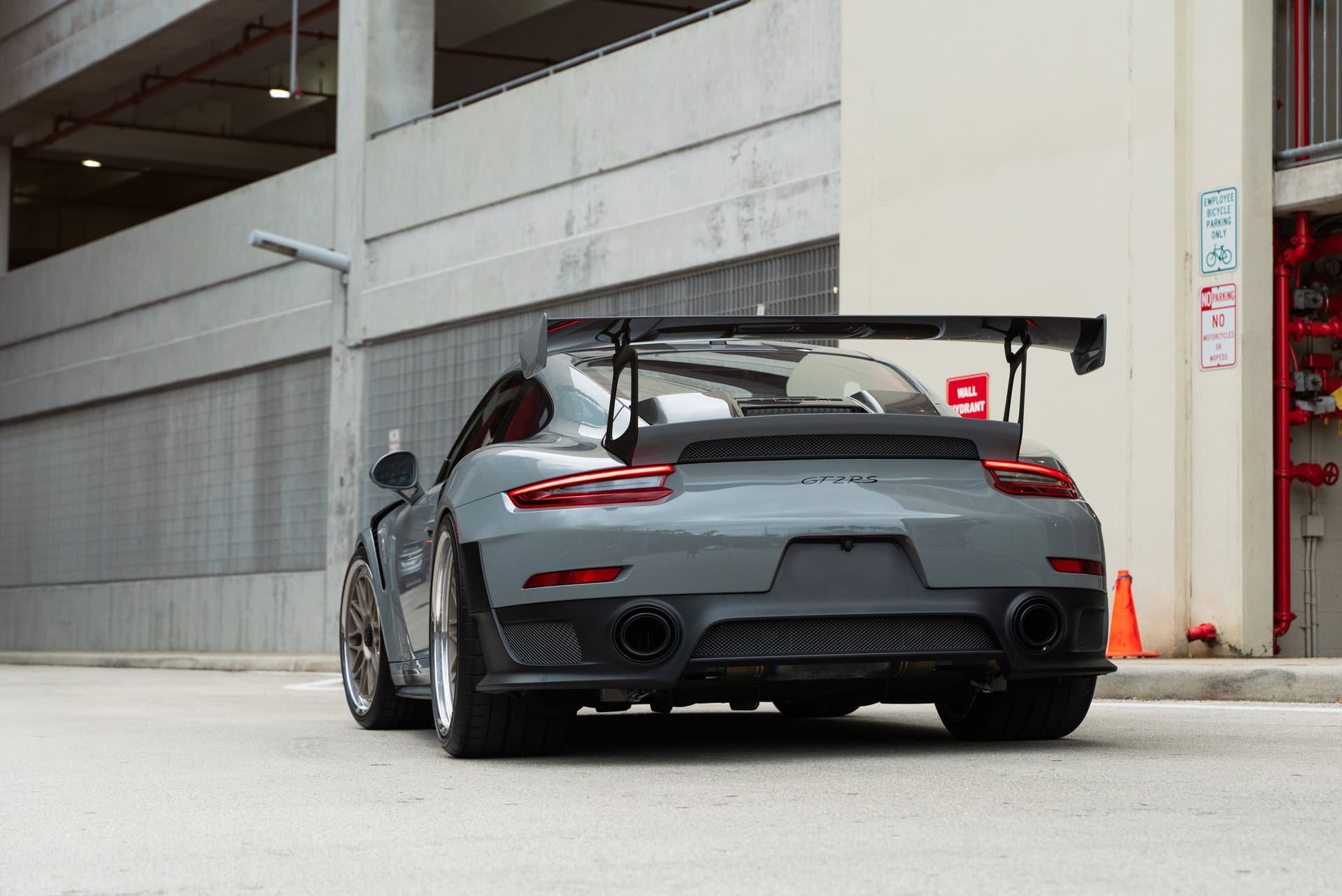 Porsche 991.2 GT2 RS | Nardo Gray | on HRE Classic 300 FMR | Satin White Gold