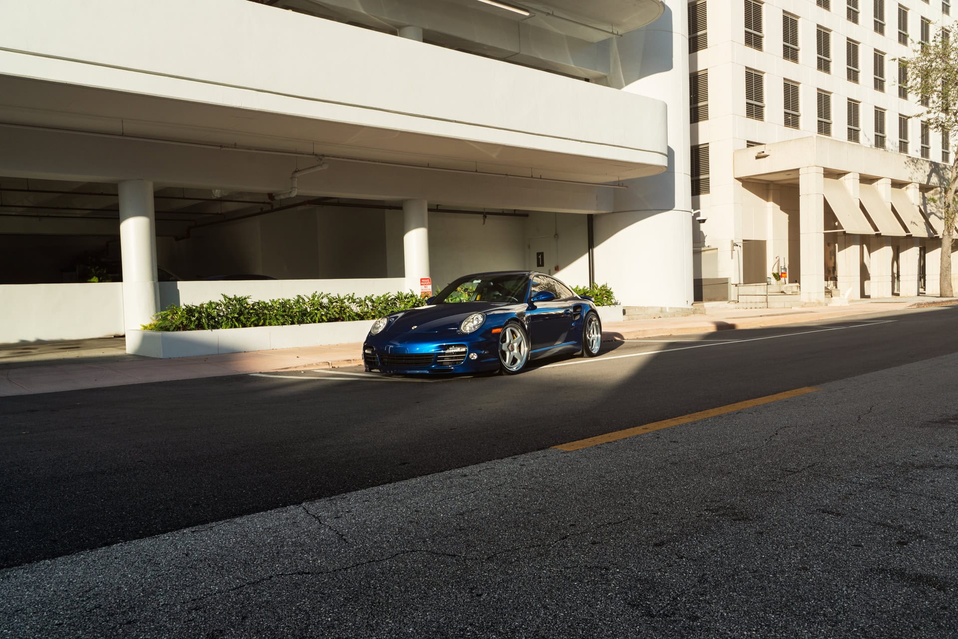 Porsche 997 Turbo | Aqua Blue Metallic | HRE 527 FMR | Satin Silver