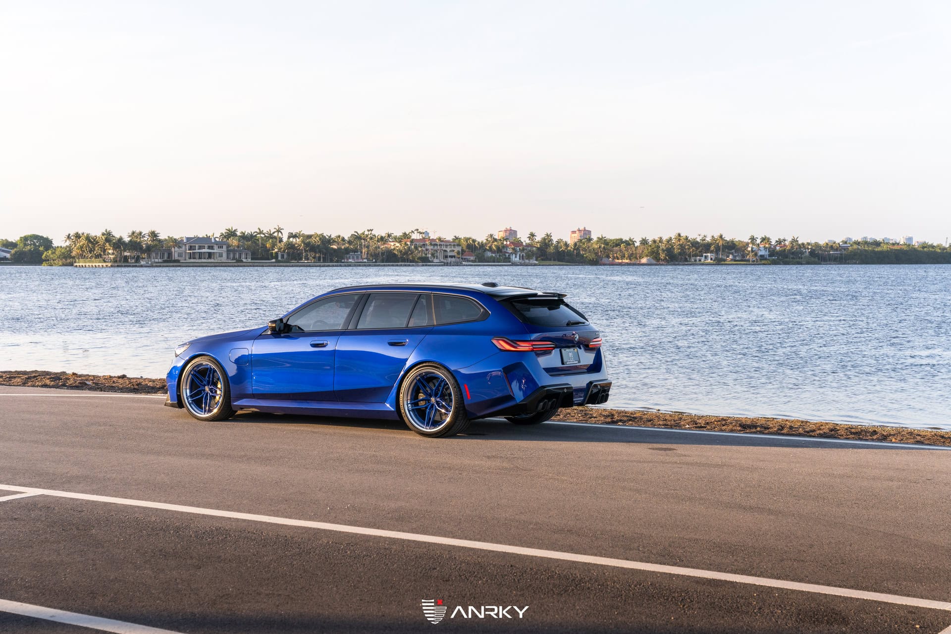 Photo 21 of G99 BMW M5 Touring | ANRKY XR-370 | Marina Bay Blue