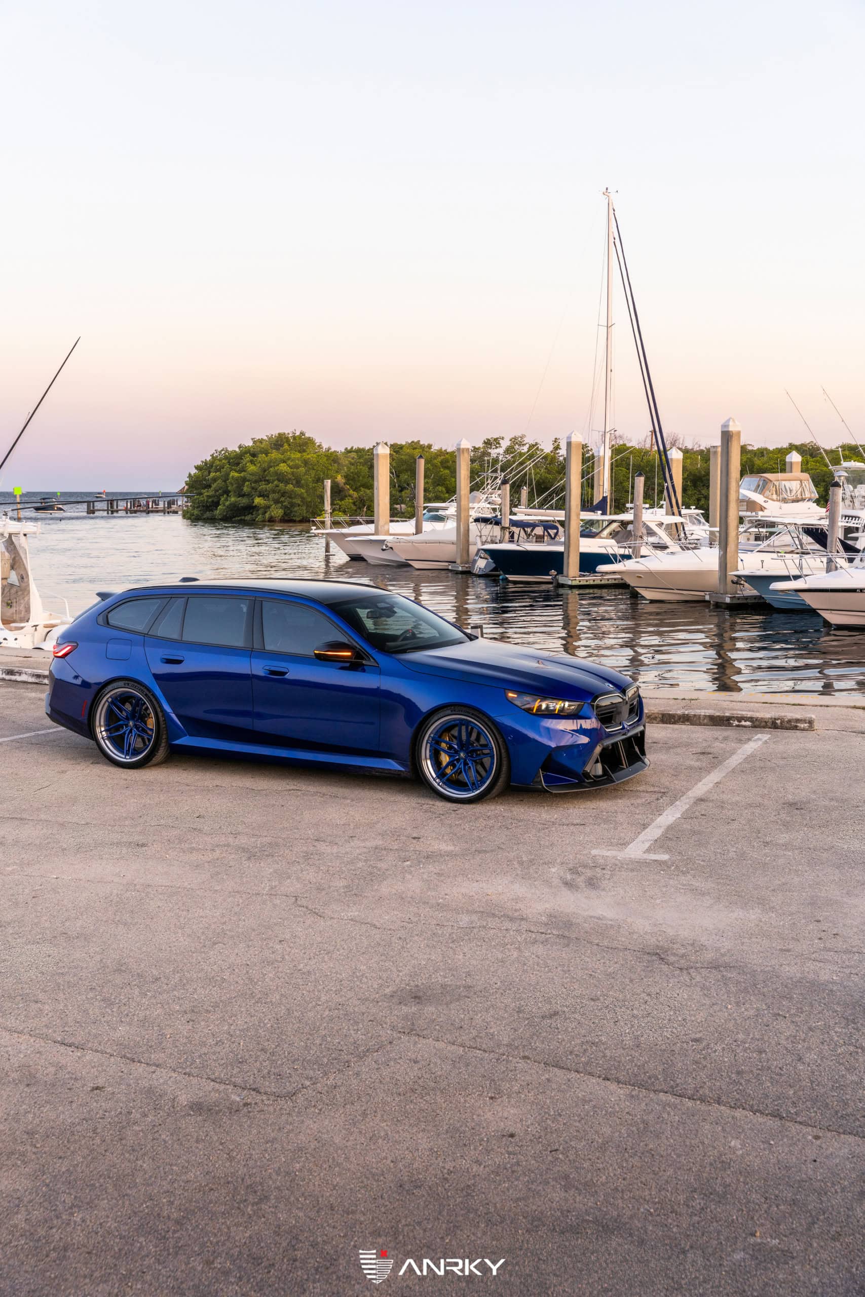 Photo 22 of G99 BMW M5 Touring | ANRKY XR-370 | Marina Bay Blue