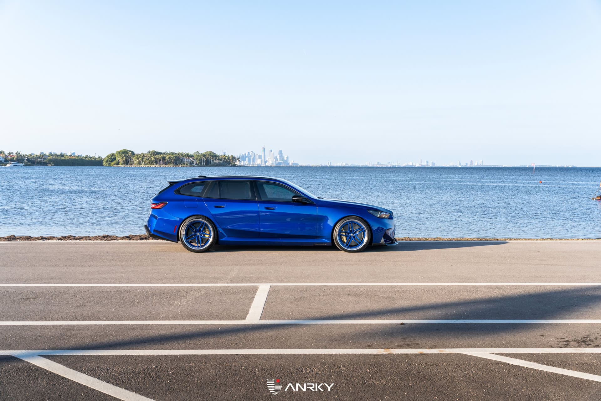 Photo 27 of G99 BMW M5 Touring | ANRKY XR-370 | Marina Bay Blue