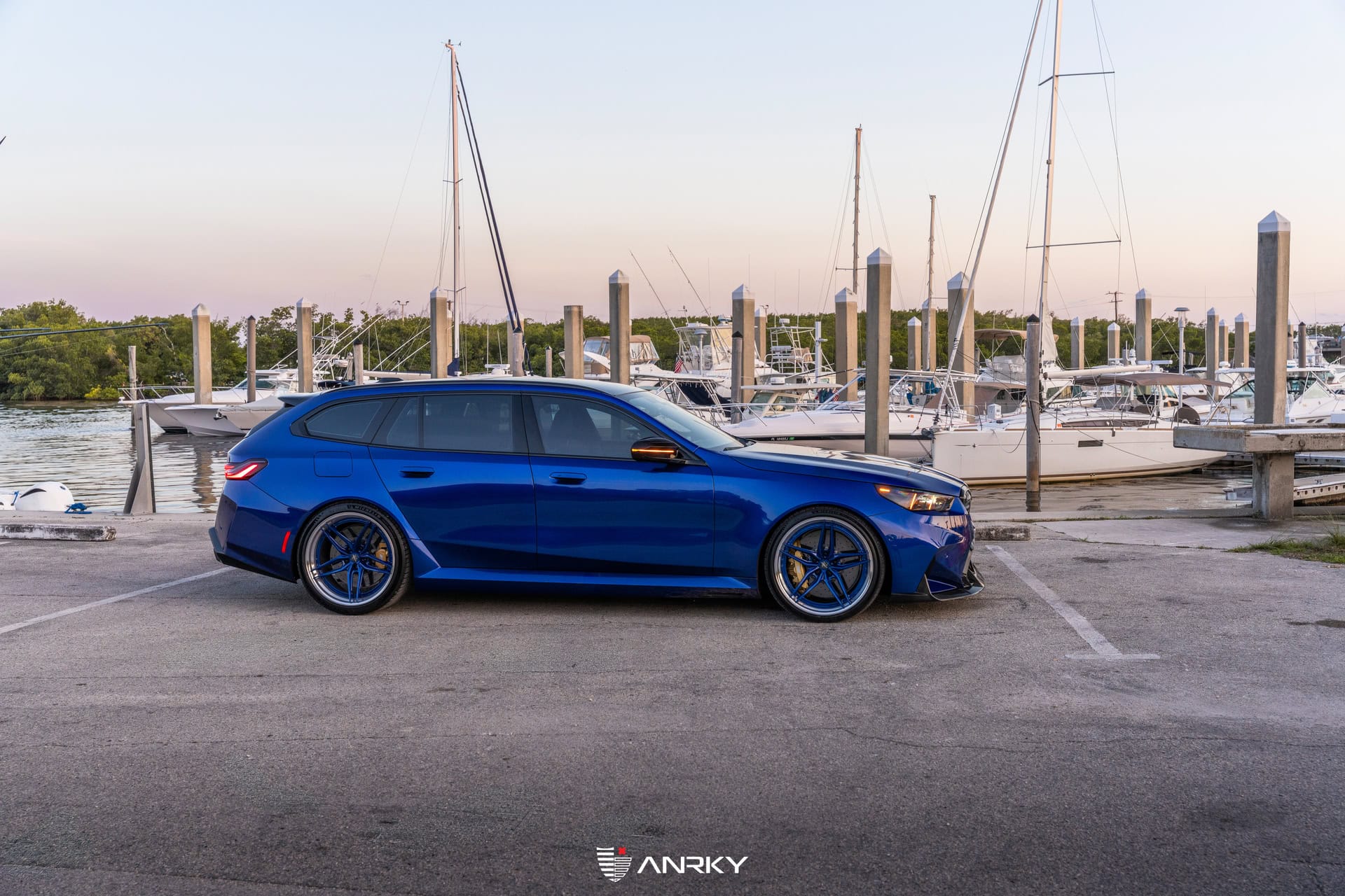 Photo 31 of G99 BMW M5 Touring | ANRKY XR-370 | Marina Bay Blue