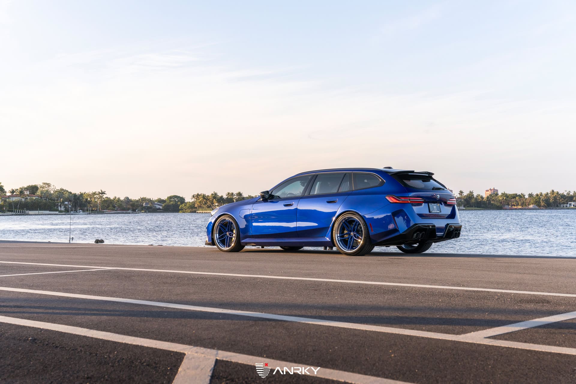 Photo 34 of G99 BMW M5 Touring | ANRKY XR-370 | Marina Bay Blue