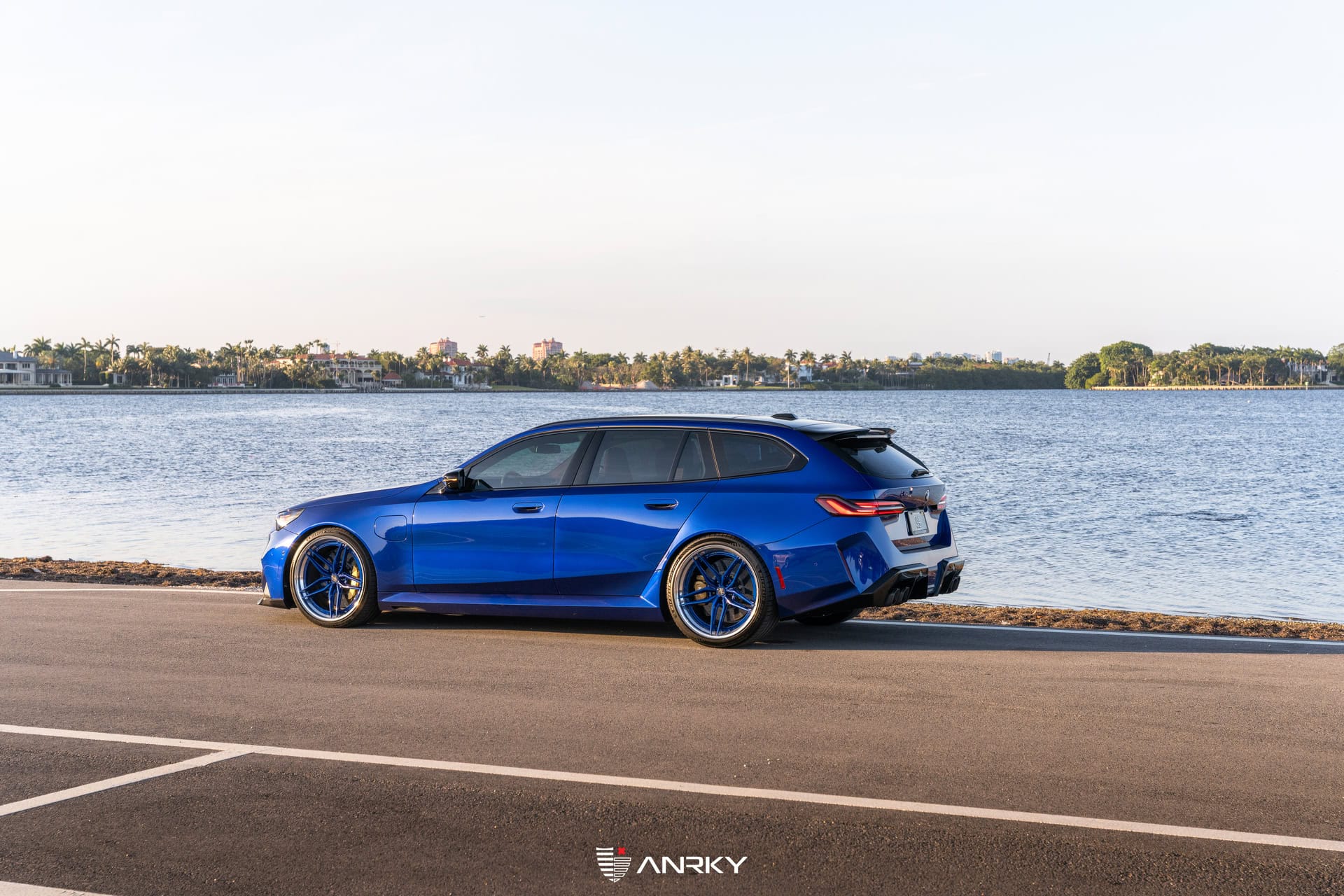 Photo 35 of G99 BMW M5 Touring | ANRKY XR-370 | Marina Bay Blue