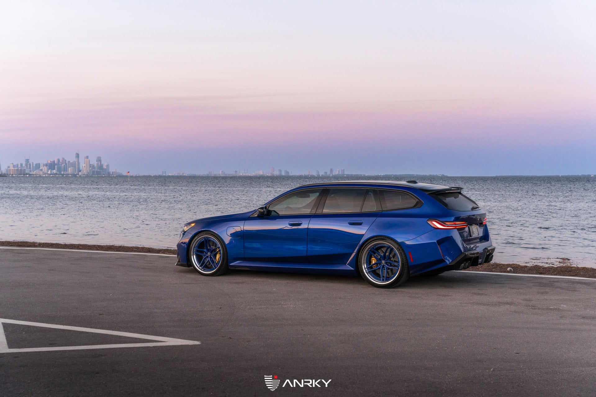 Photo 39 of G99 BMW M5 Touring | ANRKY XR-370 | Marina Bay Blue