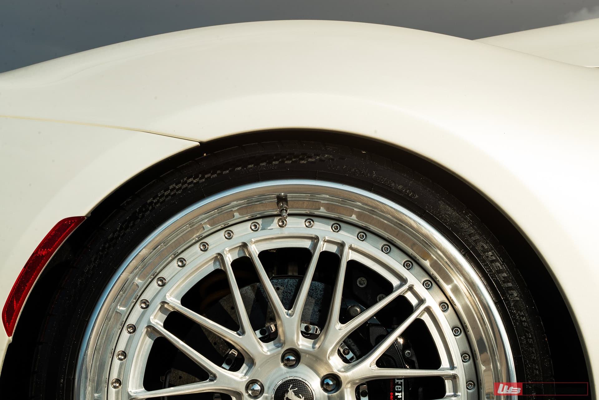Photo 35 of Ferrari 296 GTS | Bianco Avus | on ANRKY JDX-320 | Brushed Clear