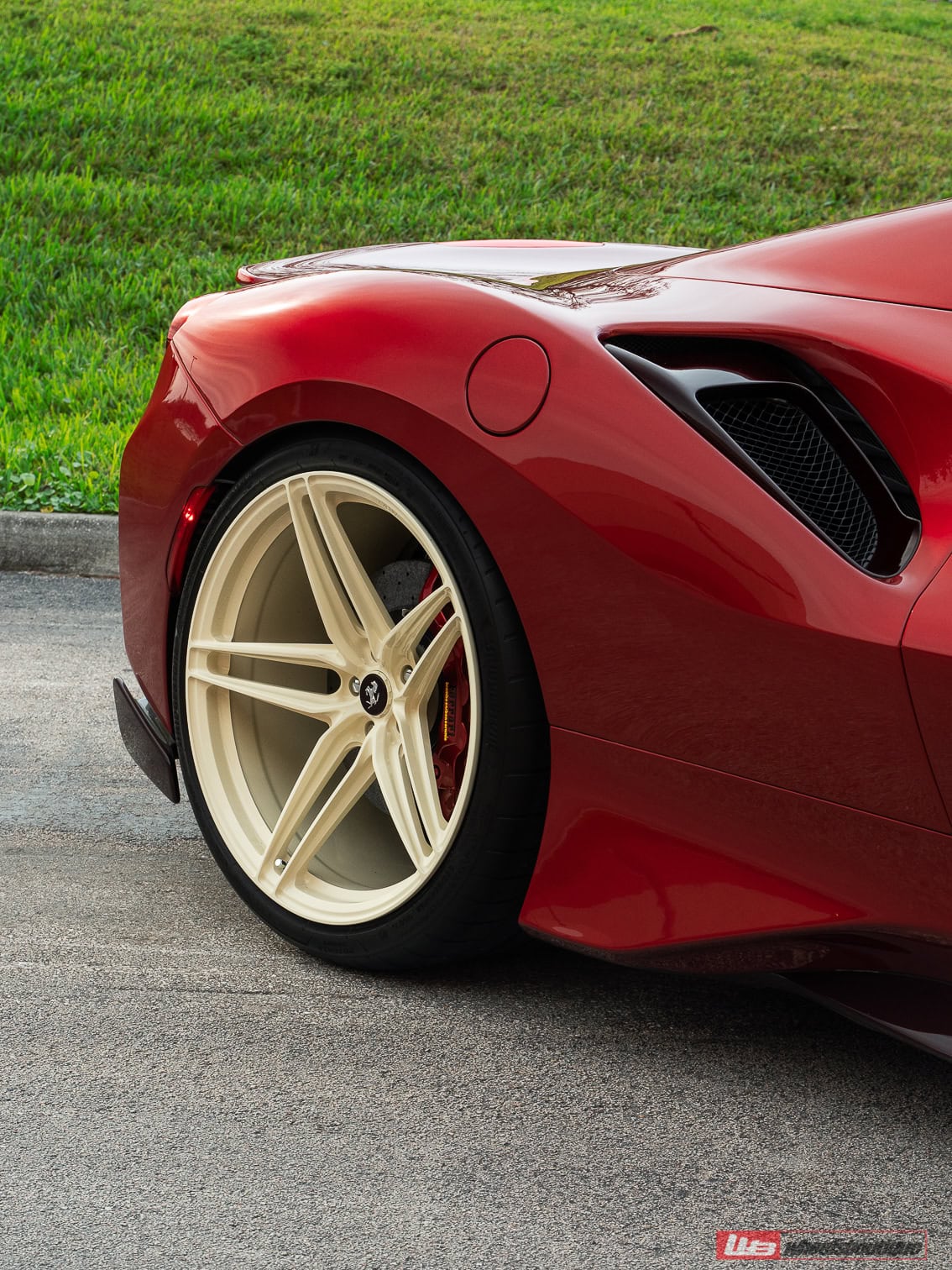 Ferrari 488 Pista | Rosso Fiorano | on ANRKY XR-107 | PPG Color Match: Sabbia Del Desierto 