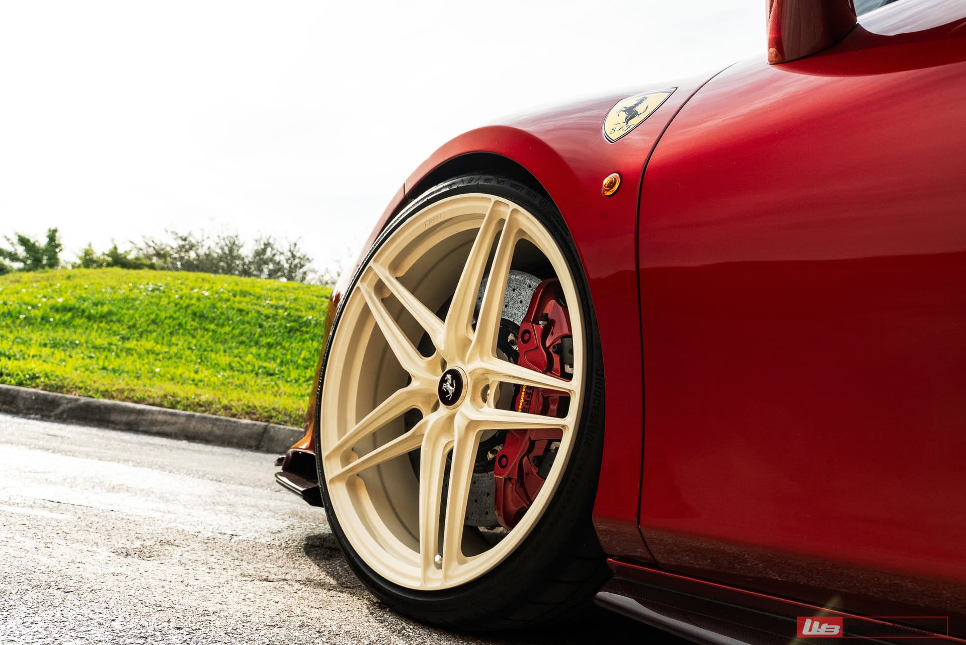 Photo 25 of Ferrari 488 Pista | Rosso Fiorano | on ANRKY XR-107 | PPG Color Match: Sabbia Del Desierto 