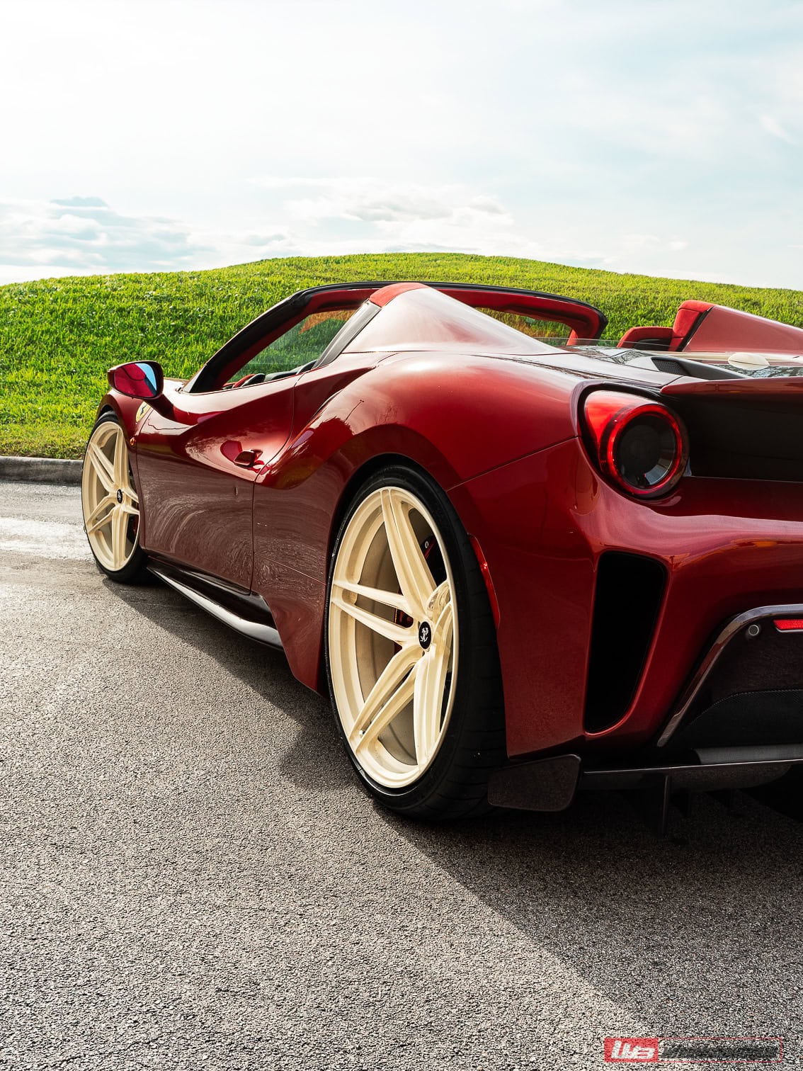 Photo 26 of Ferrari 488 Pista | Rosso Fiorano | on ANRKY XR-107 | PPG Color Match: Sabbia Del Desierto 