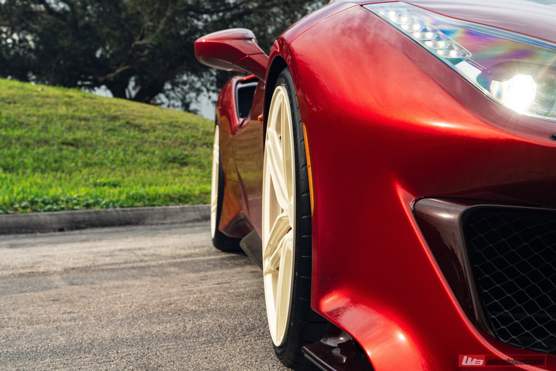Photo 27 of Ferrari 488 Pista | Rosso Fiorano | on ANRKY XR-107 | PPG Color Match: Sabbia Del Desierto 