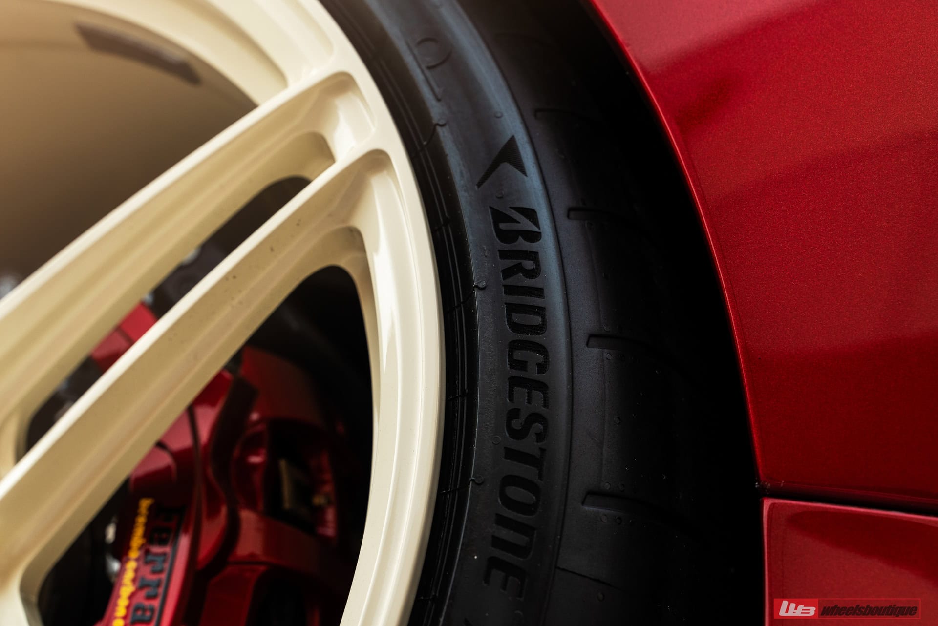 Photo 31 of Ferrari 488 Pista | Rosso Fiorano | on ANRKY XR-107 | PPG Color Match: Sabbia Del Desierto 