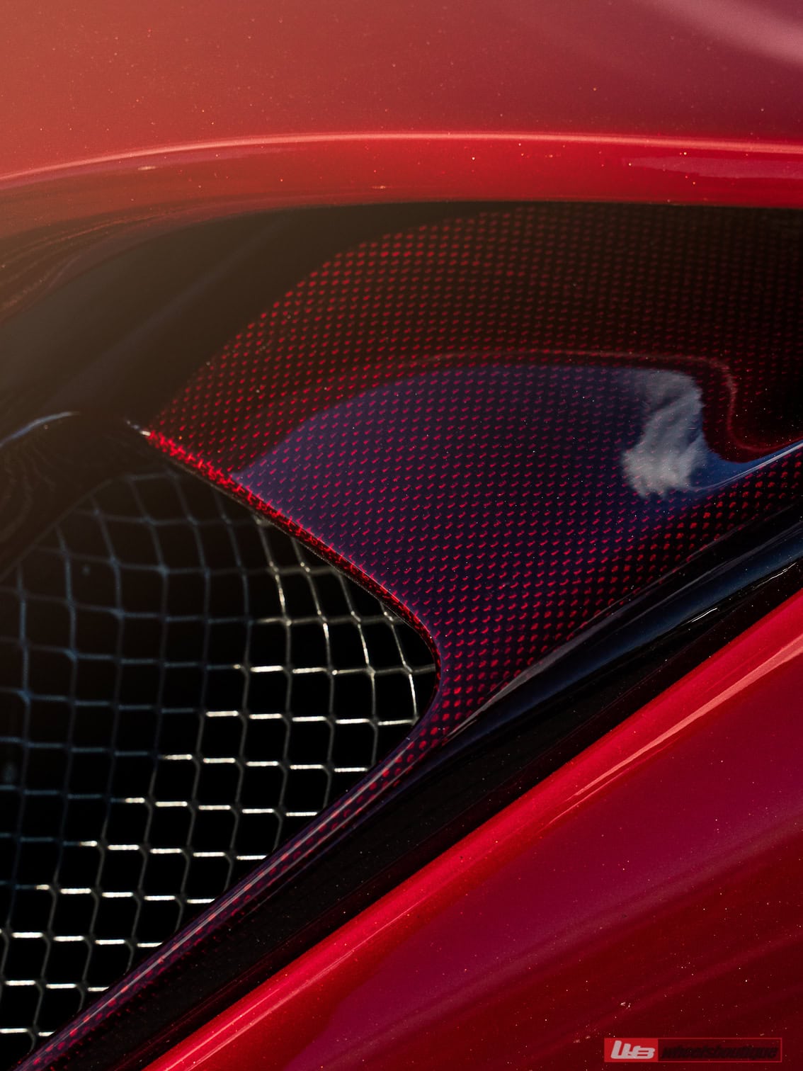 Photo 34 of Ferrari 488 Pista | Rosso Fiorano | on ANRKY XR-01 Ultralight | Brushed Clear