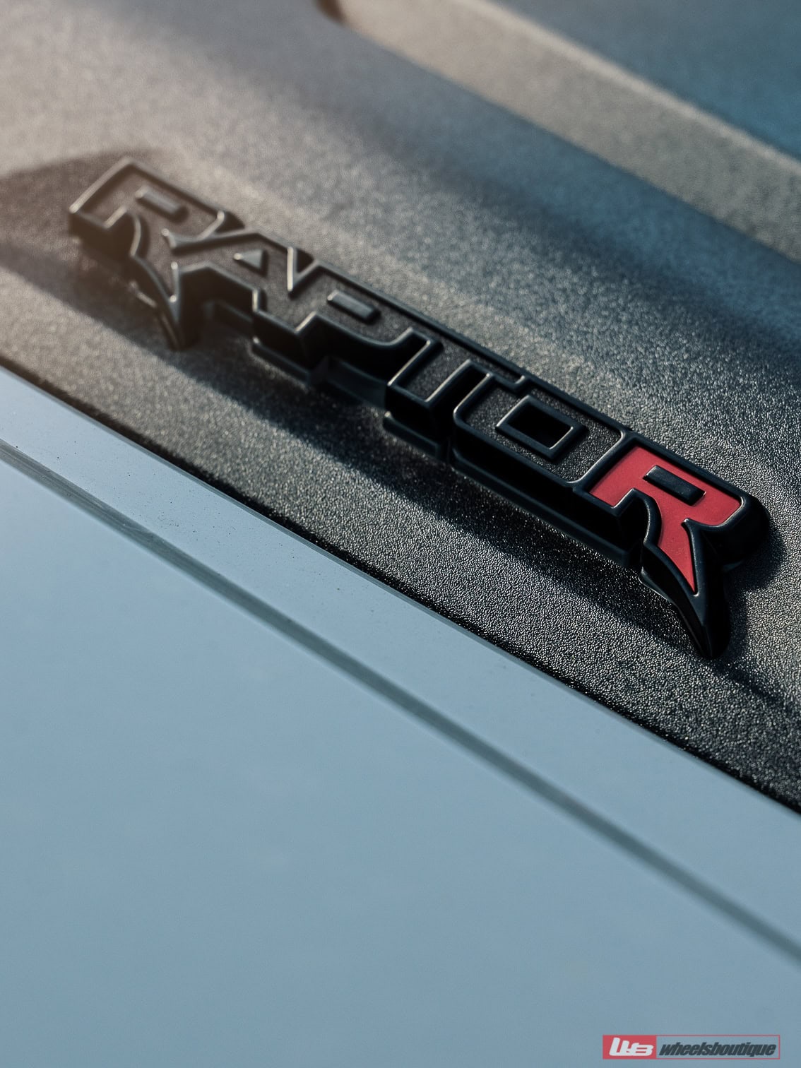 Ford F150 Raptor R | Space White Metallic | on ANRKY AN36-O | Satin Black