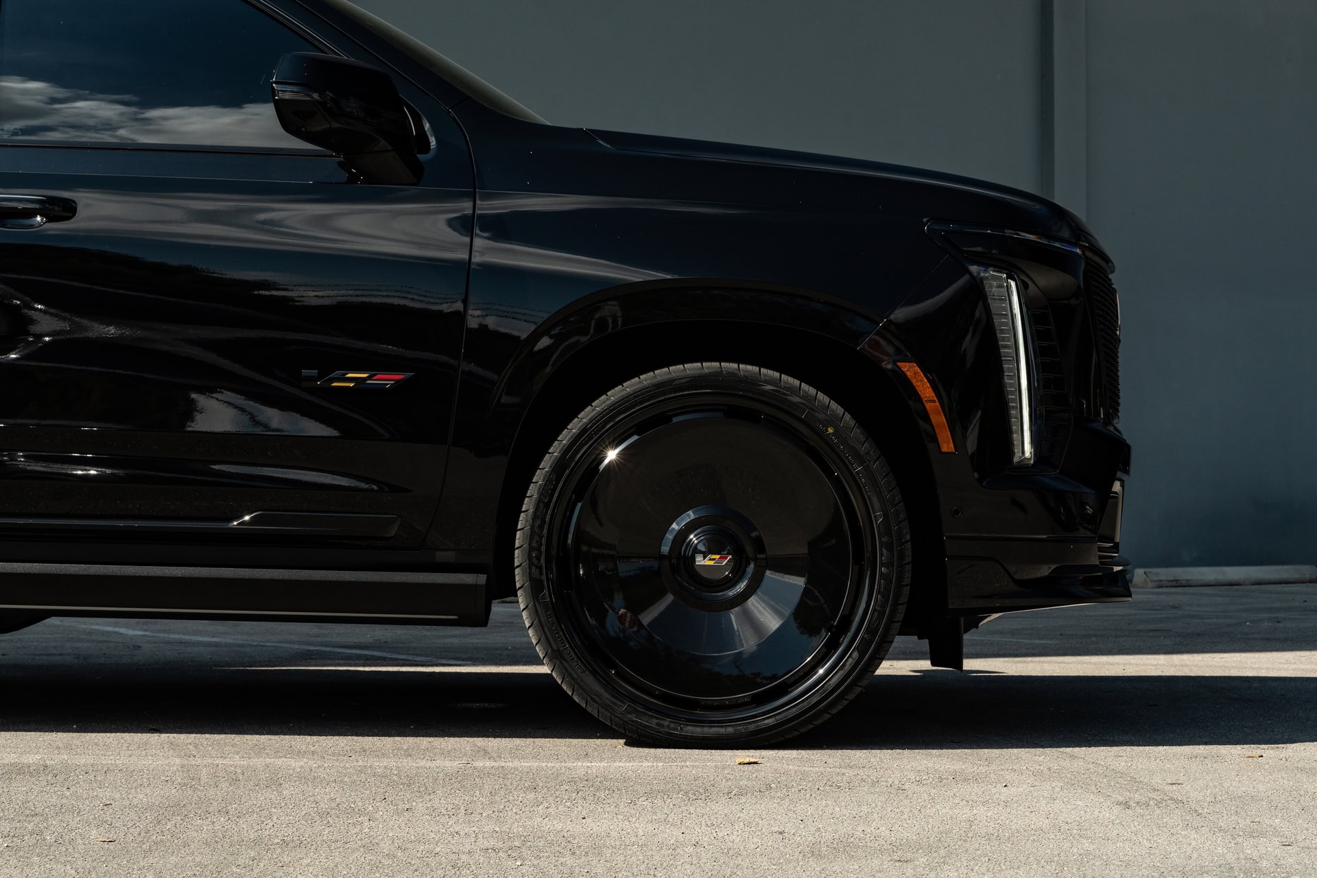 Cadillac Escalade | Black Raven | on Avant Garde AGL93 | Gloss Black