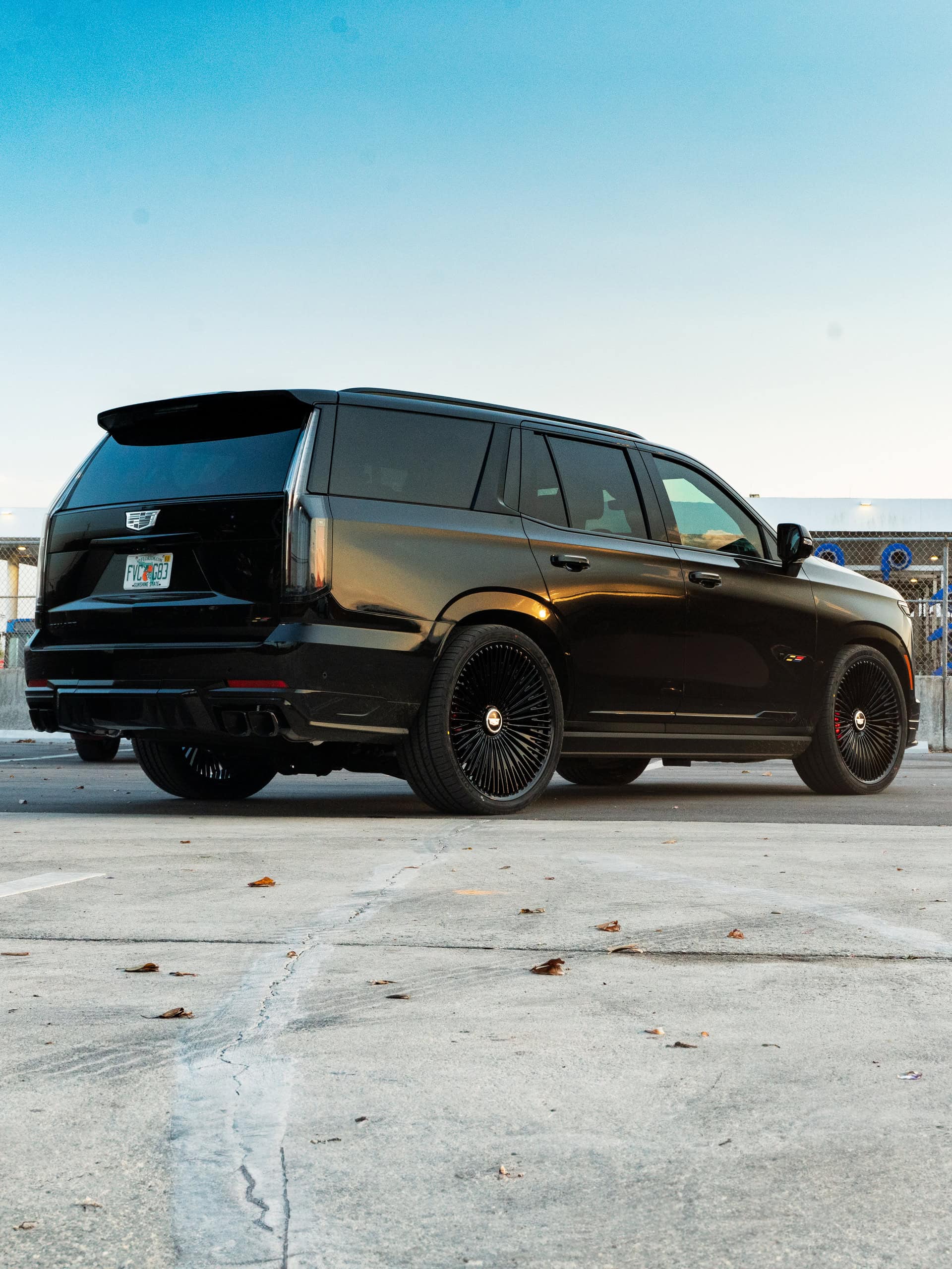 Cadillac Escalade | Black Raven | on 1886 G007 | Gloss Black