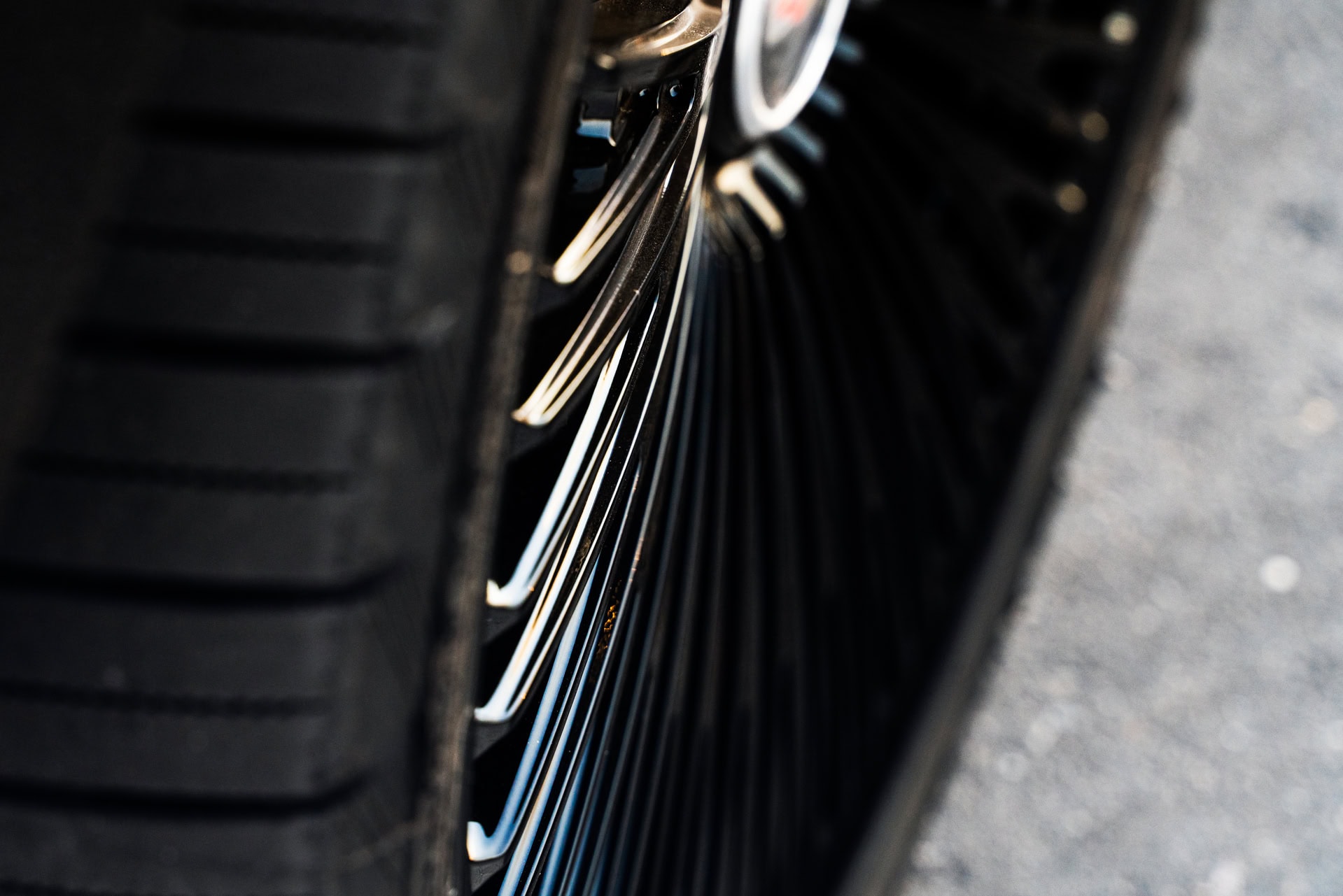 Cadillac Escalade | Black Raven | on 1886 G007 | Gloss Black