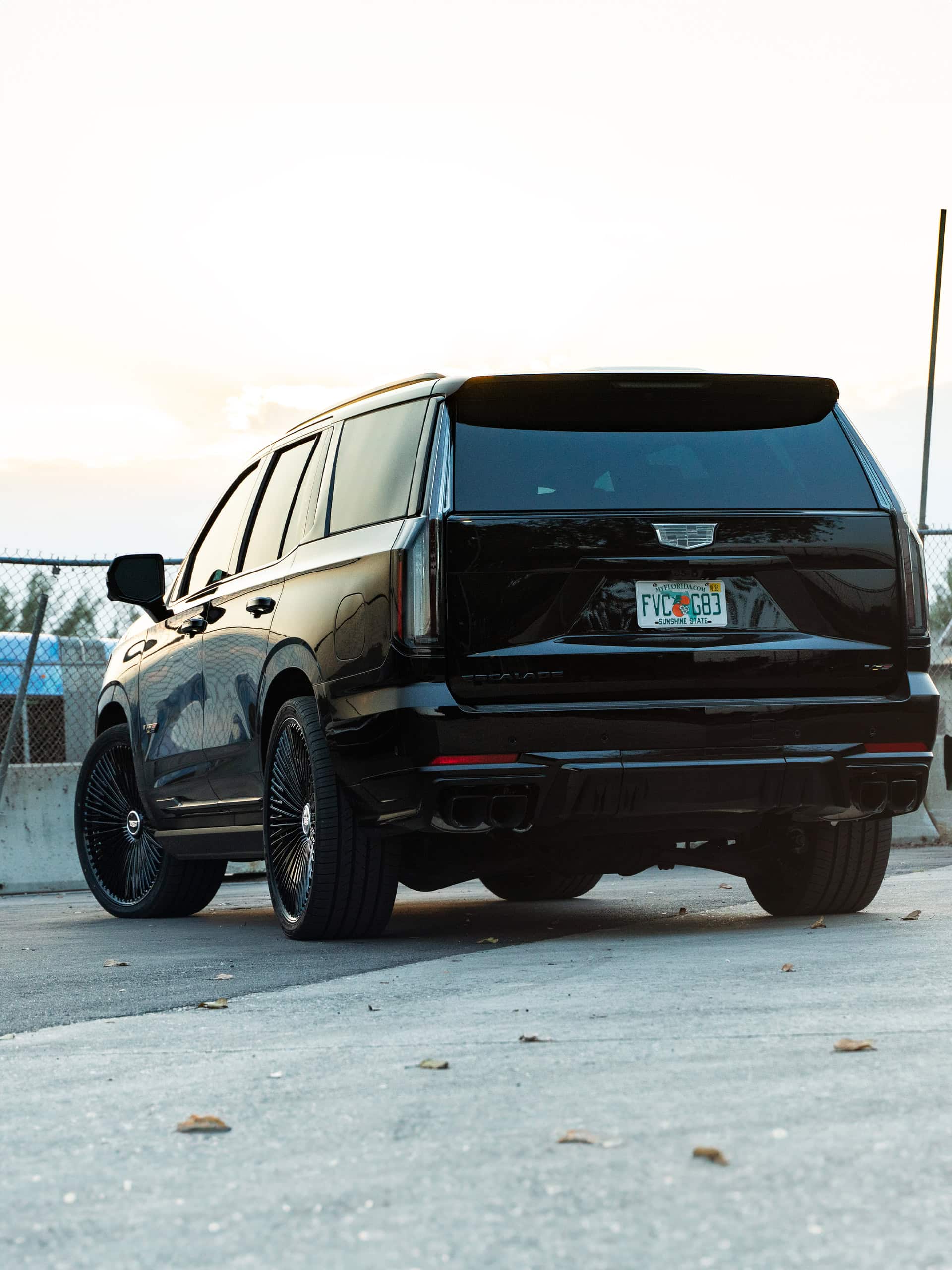 Cadillac Escalade | Black Raven | on 1886 G007 | Gloss Black