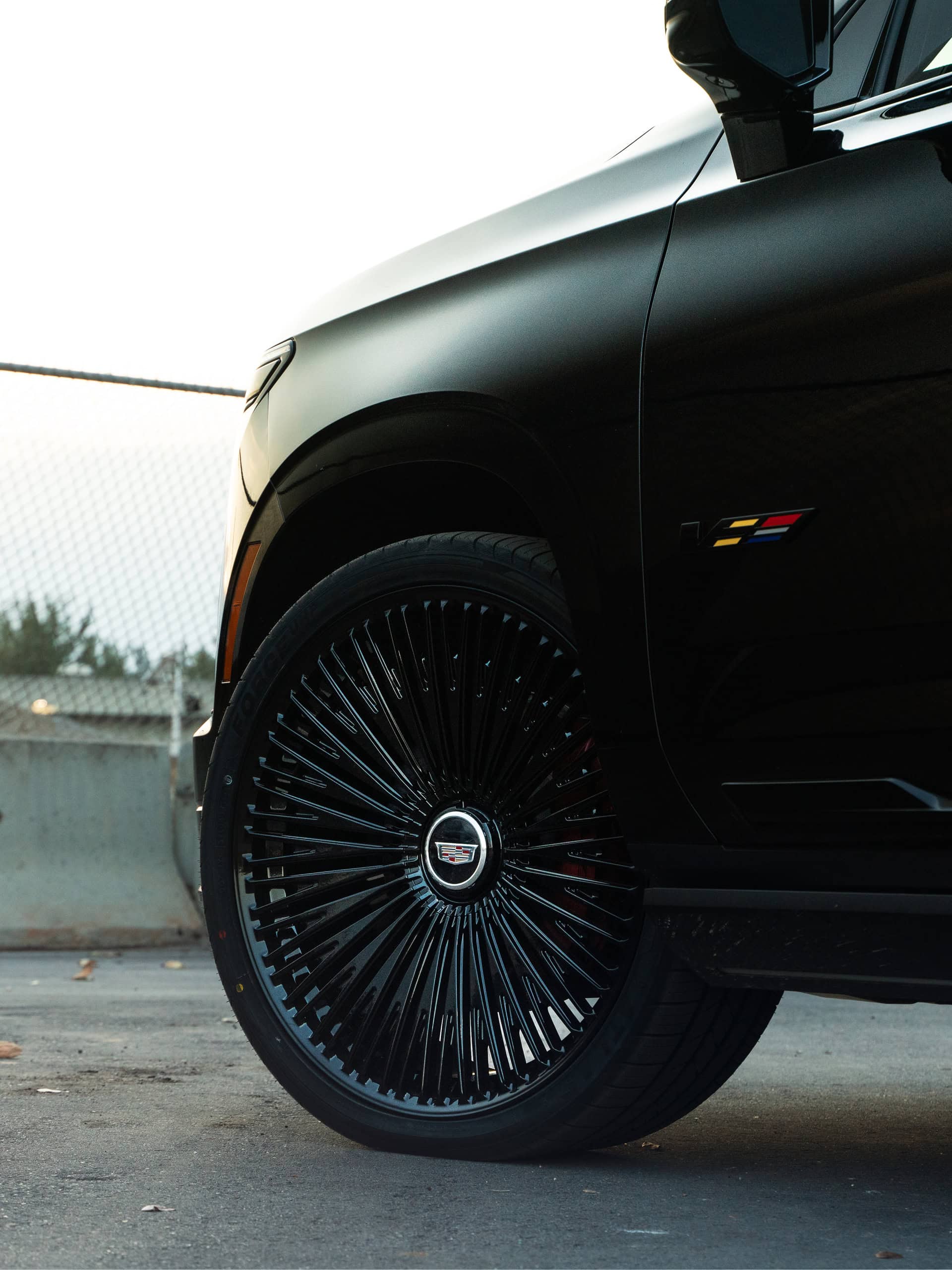 Cadillac Escalade | Black Raven | on 1886 G007 | Gloss Black